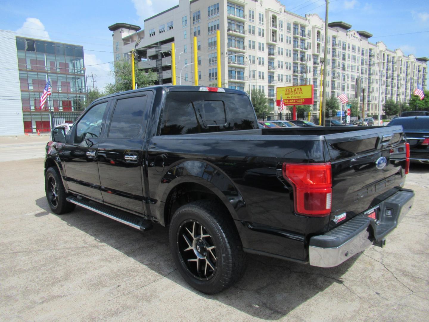 2018 Black /Gray Ford F-150 XLT SuperCrew 5.5-ft. Bed 2WD (1FTEW1CG1JK) with an 3.5L V6 TURBO engine, 6A transmission, located at 1511 North Shepherd Dr., Houston, TX, 77008, (281) 657-1221, 29.798361, -95.412560 - 2018 Ford F-150 XLT 129,418 mi VIN: 1FTEW1CG1JKF55757 Vehicle Details Crew Pickup 3.5L V6 F DOHC 24VGasoline Rear wheel drive- Photo#19
