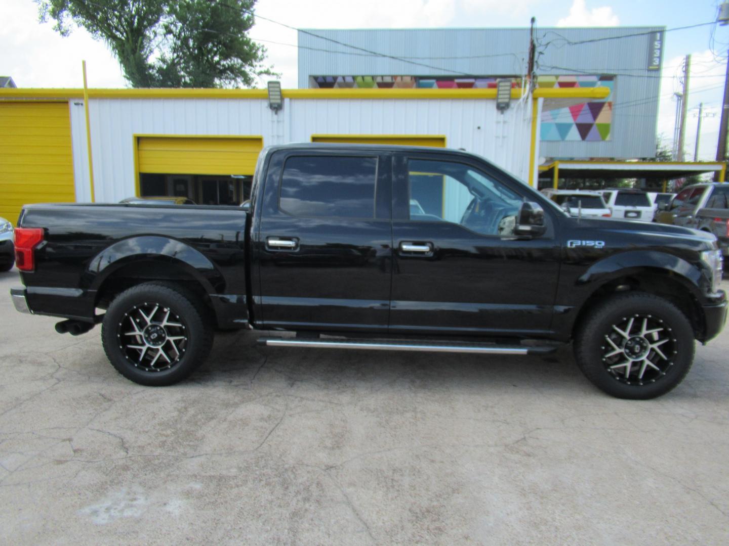 2018 Black /Gray Ford F-150 XLT SuperCrew 5.5-ft. Bed 2WD (1FTEW1CG1JK) with an 3.5L V6 TURBO engine, 6A transmission, located at 1511 North Shepherd Dr., Houston, TX, 77008, (281) 657-1221, 29.798361, -95.412560 - 2018 Ford F-150 XLT 129,418 mi VIN: 1FTEW1CG1JKF55757 Vehicle Details Crew Pickup 3.5L V6 F DOHC 24VGasoline Rear wheel drive- Photo#0