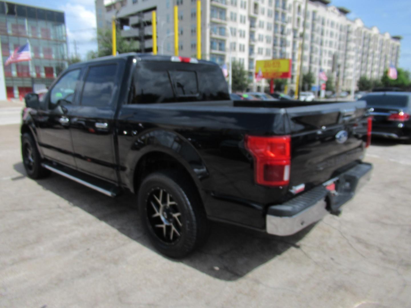 2018 Black /Gray Ford F-150 XLT SuperCrew 5.5-ft. Bed 2WD (1FTEW1CG1JK) with an 3.5L V6 TURBO engine, 6A transmission, located at 1511 North Shepherd Dr., Houston, TX, 77008, (281) 657-1221, 29.798361, -95.412560 - 2018 Ford F-150 XLT 129,418 mi VIN: 1FTEW1CG1JKF55757 Vehicle Details Crew Pickup 3.5L V6 F DOHC 24VGasoline Rear wheel drive- Photo#30