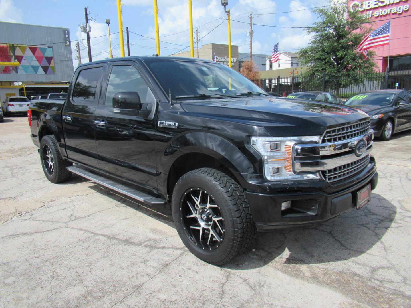 2018 Black /Gray Ford F-150 XLT SuperCrew 5.5-ft. Bed 2WD (1FTEW1CG1JK) with an 3.5L V6 TURBO engine, 6A transmission, located at 1511 North Shepherd Dr., Houston, TX, 77008, (281) 657-1221, 29.798361, -95.412560 - 2018 Ford F-150 XLT 129,418 mi VIN: 1FTEW1CG1JKF55757 Vehicle Details Crew Pickup 3.5L V6 F DOHC 24VGasoline Rear wheel drive- Photo#32