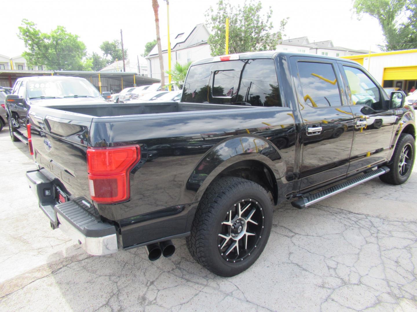 2018 Black /Gray Ford F-150 XLT SuperCrew 5.5-ft. Bed 2WD (1FTEW1CG1JK) with an 3.5L V6 TURBO engine, 6A transmission, located at 1511 North Shepherd Dr., Houston, TX, 77008, (281) 657-1221, 29.798361, -95.412560 - 2018 Ford F-150 XLT 129,418 mi VIN: 1FTEW1CG1JKF55757 Vehicle Details Crew Pickup 3.5L V6 F DOHC 24VGasoline Rear wheel drive- Photo#36