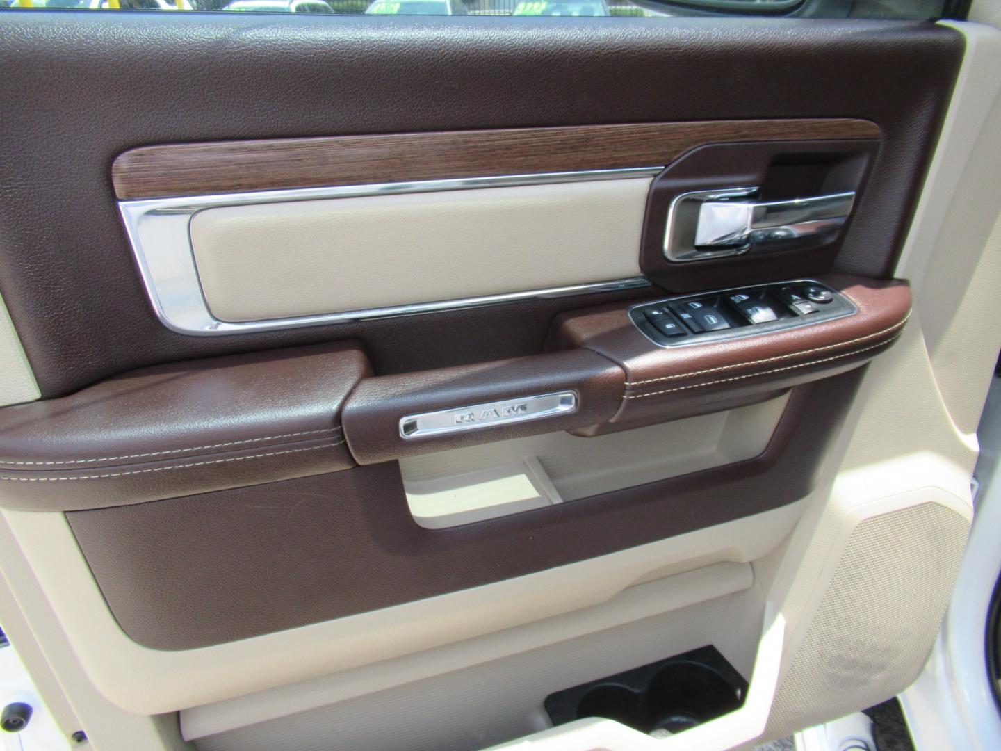2015 White /Brown RAM 1500 Laramie Crew Cab SWB 4WD (1C6RR7NT9FS) with an 5.7L V8 OHV 16V engine, 6-Speed Automatic transmission, located at 1511 North Shepherd Dr., Houston, TX, 77008, (281) 657-1221, 29.798361, -95.412560 - 2015 Ram 1500 Laramie 145,729 miles VIN: 1C6RR7NT9FS513258 Vehicle Details Crew Pickup 5.7L V8 F OHV 16V Gasoline Rear wheel drive w/ 4X4- Photo#9