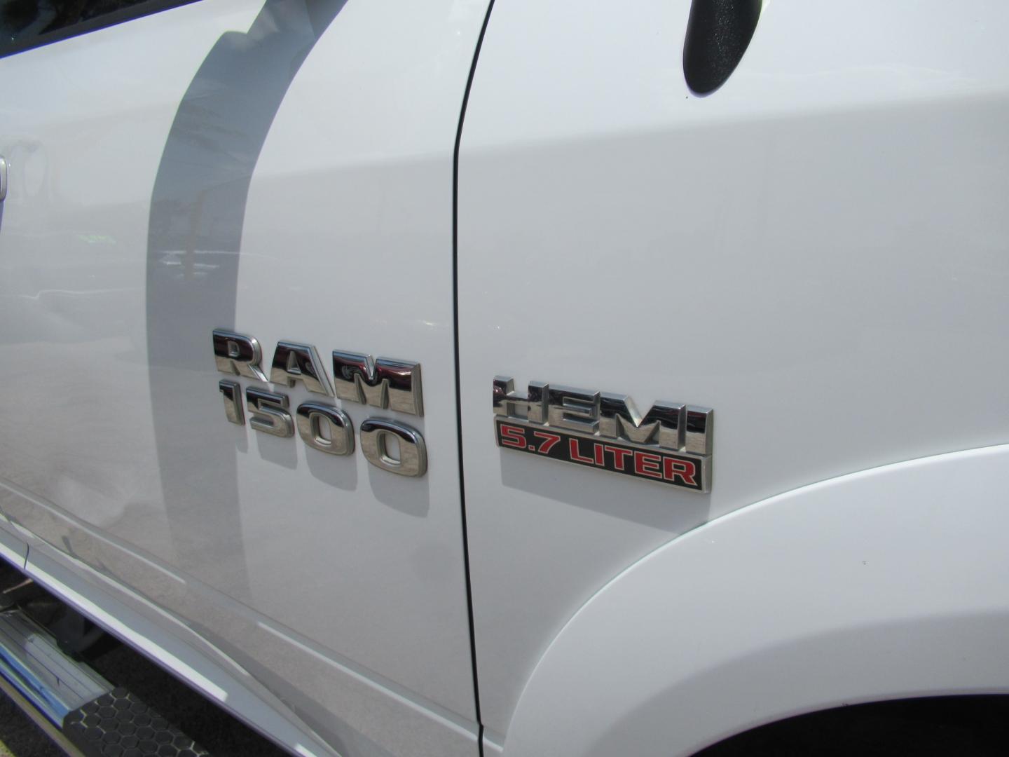 2015 White /Brown RAM 1500 Laramie Crew Cab SWB 4WD (1C6RR7NT9FS) with an 5.7L V8 OHV 16V engine, 6-Speed Automatic transmission, located at 1511 North Shepherd Dr., Houston, TX, 77008, (281) 657-1221, 29.798361, -95.412560 - 2015 Ram 1500 Laramie 145,729 miles VIN: 1C6RR7NT9FS513258 Vehicle Details Crew Pickup 5.7L V8 F OHV 16V Gasoline Rear wheel drive w/ 4X4- Photo#28