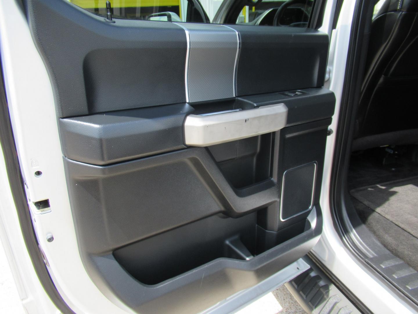 2015 Silver /Black Ford F-150 XLT SuperCrew 6.5-ft. Bed 4WD (1FTEW1EF0FF) with an 5.0L V8 engine, 6-Speed Automatic transmission, located at 1511 North Shepherd Dr., Houston, TX, 77008, (281) 657-1221, 29.798361, -95.412560 - 2015 Ford F-150 Lariat 130,833 miles VIN: 1FTEW1EF0FFA96810 Vehicle Details Crew Pickup 5.0L V8 F DOHC 32V Gasoline Rear wheel drive w/ 4X4- Photo#14
