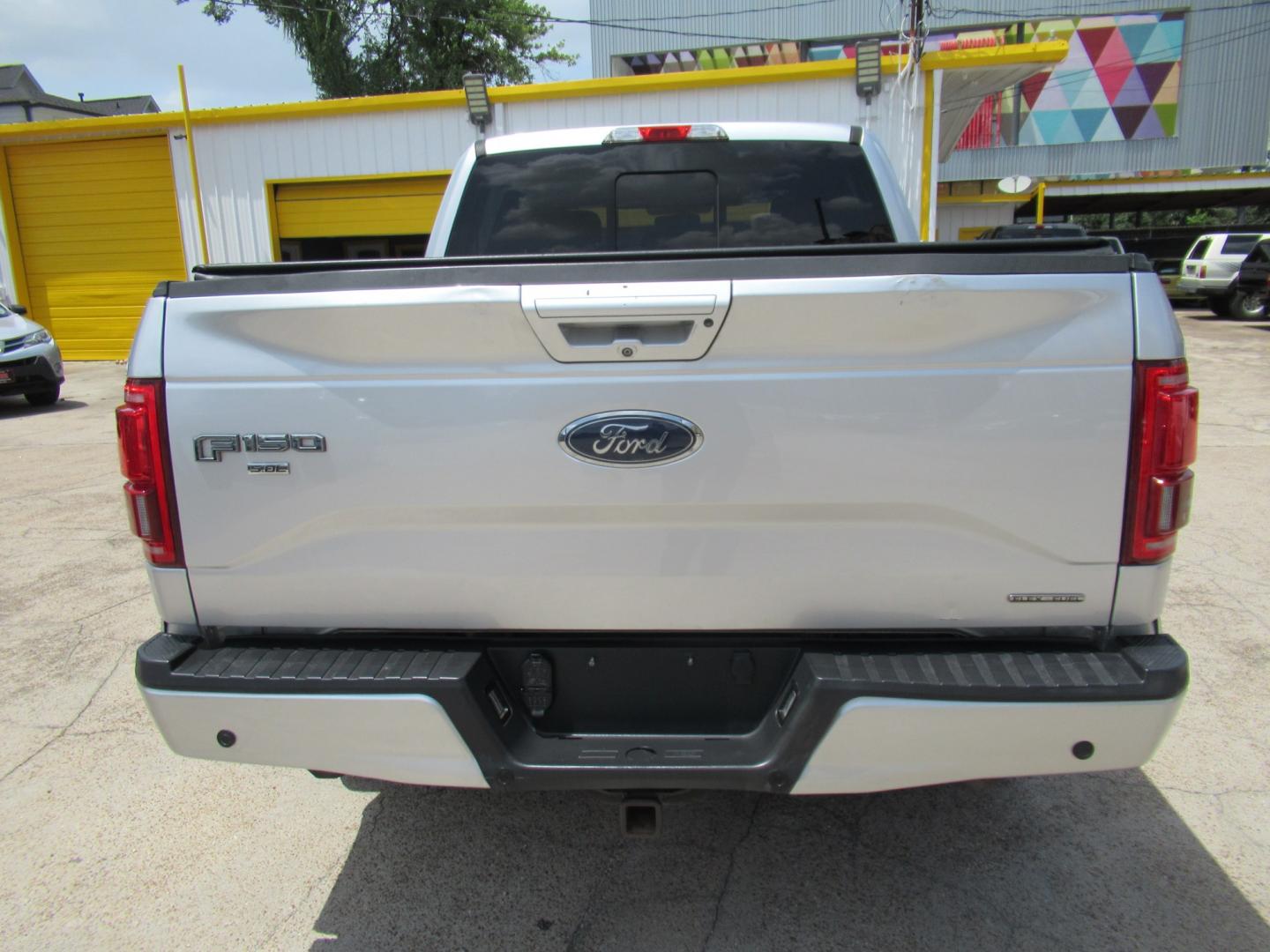 2015 Silver /Black Ford F-150 XLT SuperCrew 6.5-ft. Bed 4WD (1FTEW1EF0FF) with an 5.0L V8 engine, 6-Speed Automatic transmission, located at 1511 North Shepherd Dr., Houston, TX, 77008, (281) 657-1221, 29.798361, -95.412560 - 2015 Ford F-150 Lariat 130,833 miles VIN: 1FTEW1EF0FFA96810 Vehicle Details Crew Pickup 5.0L V8 F DOHC 32V Gasoline Rear wheel drive w/ 4X4- Photo#25