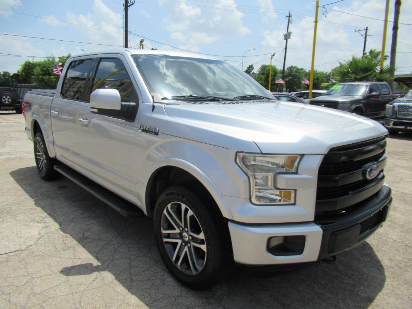 2015 Silver /Black Ford F-150 XLT SuperCrew 6.5-ft. Bed 4WD (1FTEW1EF0FF) with an 5.0L V8 engine, 6-Speed Automatic transmission, located at 1511 North Shepherd Dr., Houston, TX, 77008, (281) 657-1221, 29.798361, -95.412560 - 2015 Ford F-150 Lariat 130,833 miles VIN: 1FTEW1EF0FFA96810 Vehicle Details Crew Pickup 5.0L V8 F DOHC 32V Gasoline Rear wheel drive w/ 4X4- Photo#28