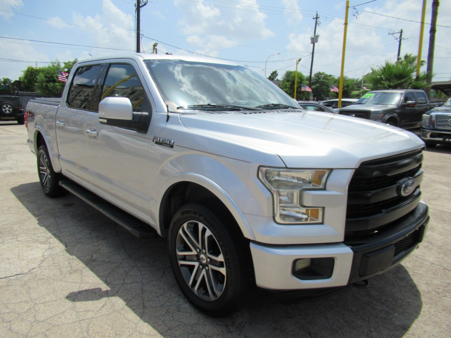 2015 Silver /Black Ford F-150 XLT SuperCrew 6.5-ft. Bed 4WD (1FTEW1EF0FF) with an 5.0L V8 engine, 6-Speed Automatic transmission, located at 1511 North Shepherd Dr., Houston, TX, 77008, (281) 657-1221, 29.798361, -95.412560 - 2015 Ford F-150 Lariat 130,833 miles VIN: 1FTEW1EF0FFA96810 Vehicle Details Crew Pickup 5.0L V8 F DOHC 32V Gasoline Rear wheel drive w/ 4X4- Photo#28