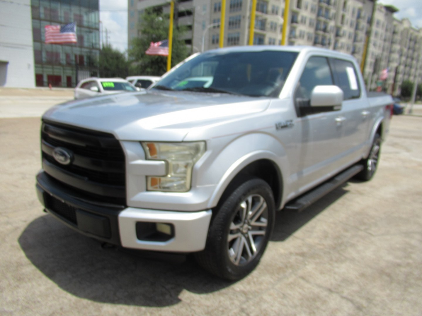 2015 Silver /Black Ford F-150 XLT SuperCrew 6.5-ft. Bed 4WD (1FTEW1EF0FF) with an 5.0L V8 engine, 6-Speed Automatic transmission, located at 1511 North Shepherd Dr., Houston, TX, 77008, (281) 657-1221, 29.798361, -95.412560 - 2015 Ford F-150 Lariat 130,833 miles VIN: 1FTEW1EF0FFA96810 Vehicle Details Crew Pickup 5.0L V8 F DOHC 32V Gasoline Rear wheel drive w/ 4X4- Photo#29