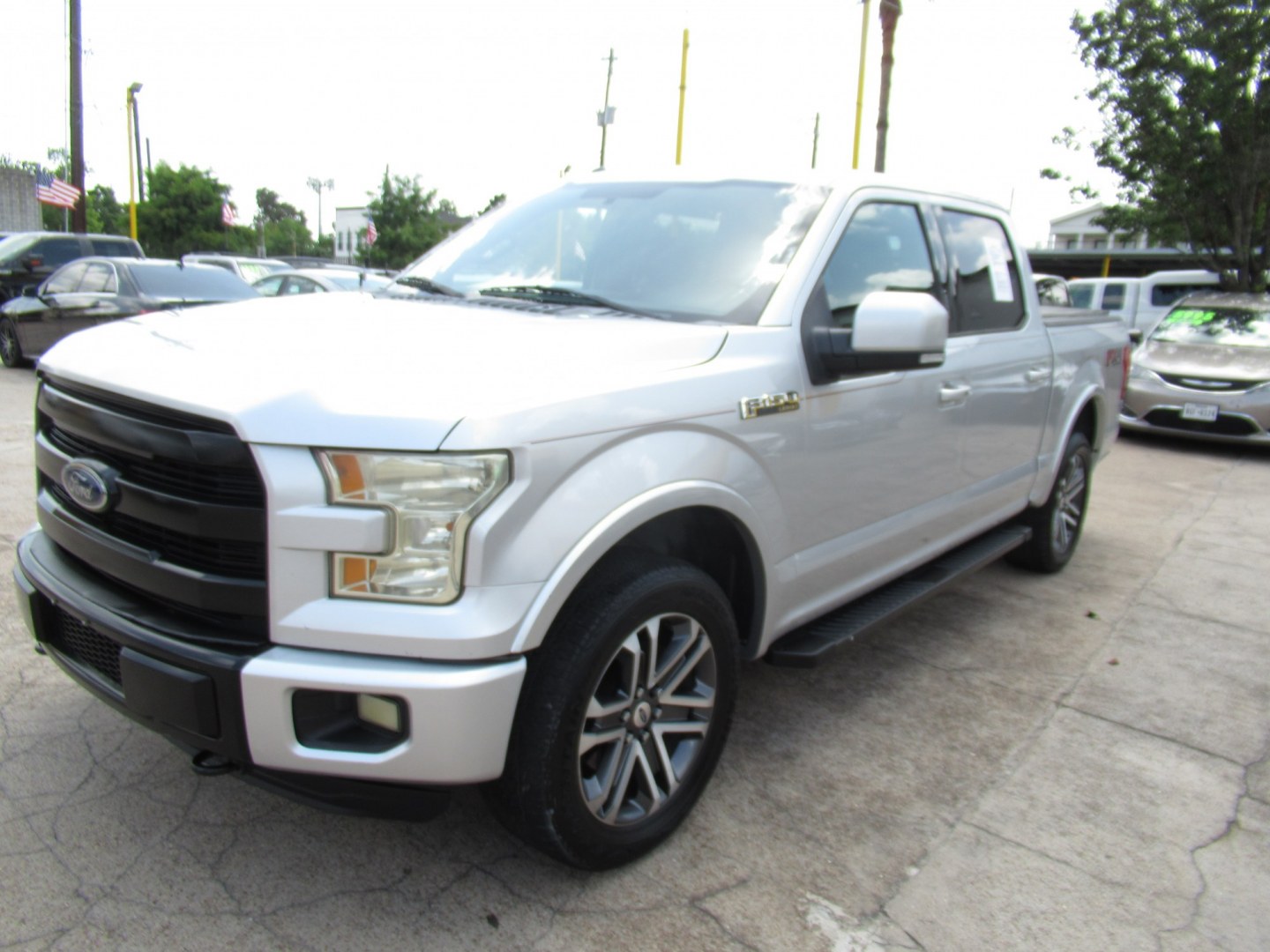 2015 Silver /Black Ford F-150 XLT SuperCrew 6.5-ft. Bed 4WD (1FTEW1EF0FF) with an 5.0L V8 engine, 6-Speed Automatic transmission, located at 1511 North Shepherd Dr., Houston, TX, 77008, (281) 657-1221, 29.798361, -95.412560 - 2015 Ford F-150 Lariat 130,833 miles VIN: 1FTEW1EF0FFA96810 Vehicle Details Crew Pickup 5.0L V8 F DOHC 32V Gasoline Rear wheel drive w/ 4X4- Photo#36