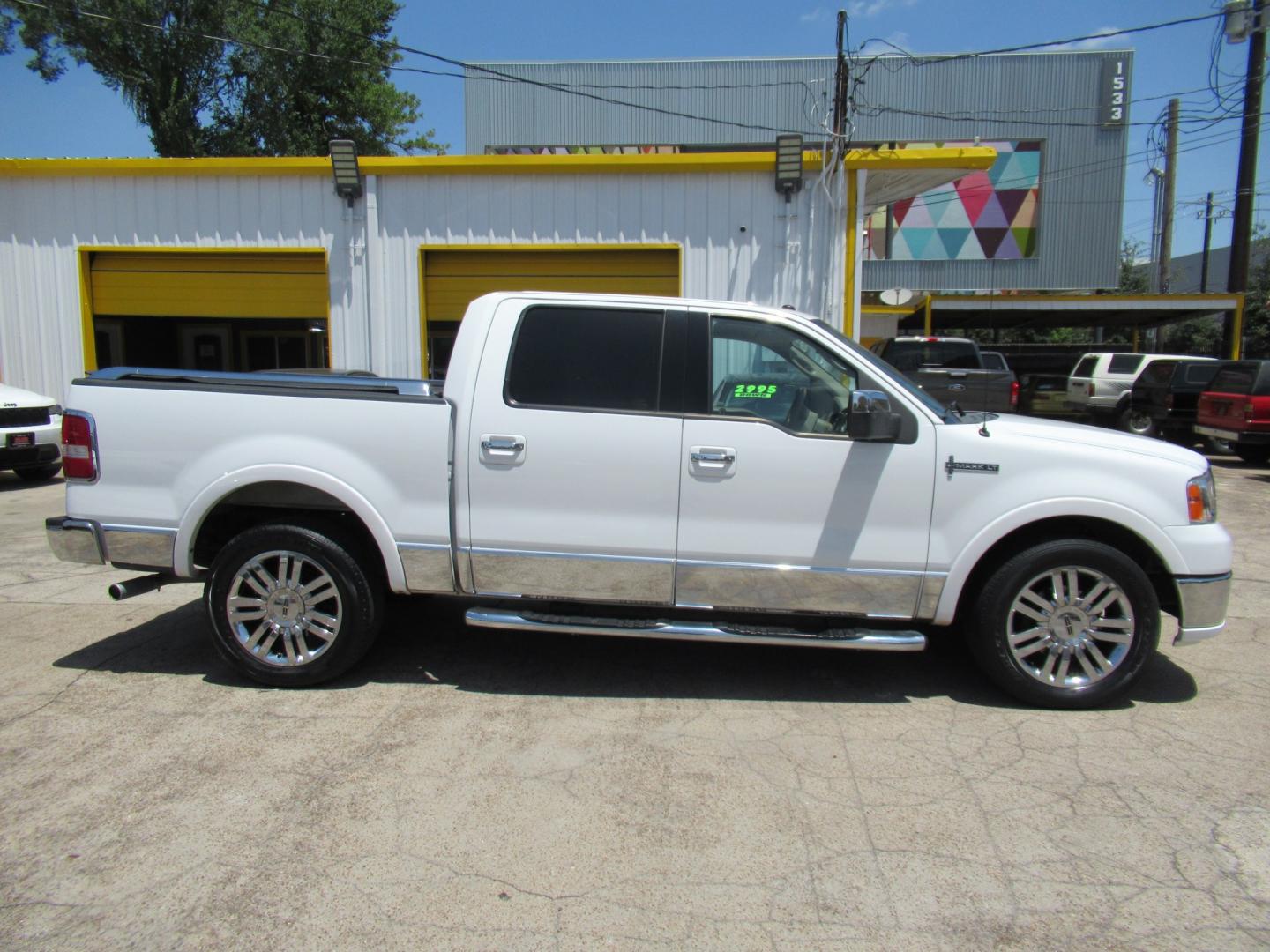 2008 White /Tan Lincoln Mark LT 2WD (5LTPW16518F) with an 5.4L V8 SOHC 24V engine, 4A transmission, located at 1511 North Shepherd Dr., Houston, TX, 77008, (281) 657-1221, 29.798361, -95.412560 - 2008 Lincoln Mark LT 219,705 miles VIN: 5LTPW16518FJ04007 Vehicle Details Crew Pickup 5.4L V8 F SOHC 3V Gasoline Rear wheel drive- Photo#0