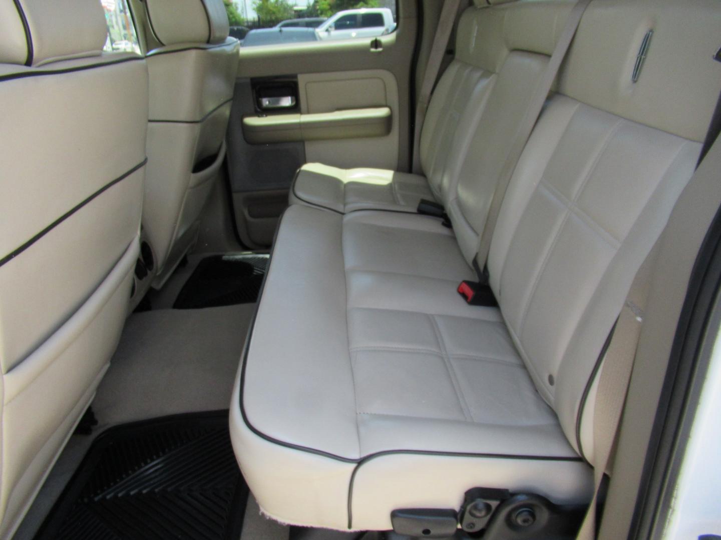 2008 White /Tan Lincoln Mark LT 2WD (5LTPW16518F) with an 5.4L V8 SOHC 24V engine, 4A transmission, located at 1511 North Shepherd Dr., Houston, TX, 77008, (281) 657-1221, 29.798361, -95.412560 - 2008 Lincoln Mark LT 219,705 miles VIN: 5LTPW16518FJ04007 Vehicle Details Crew Pickup 5.4L V8 F SOHC 3V Gasoline Rear wheel drive- Photo#1