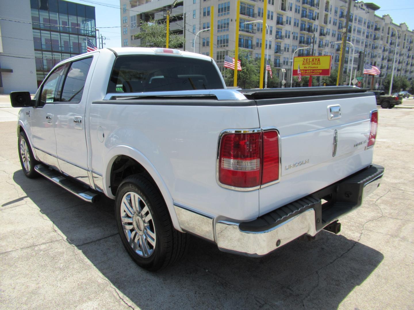 2008 White /Tan Lincoln Mark LT 2WD (5LTPW16518F) with an 5.4L V8 SOHC 24V engine, 4A transmission, located at 1511 North Shepherd Dr., Houston, TX, 77008, (281) 657-1221, 29.798361, -95.412560 - 2008 Lincoln Mark LT 219,705 miles VIN: 5LTPW16518FJ04007 Vehicle Details Crew Pickup 5.4L V8 F SOHC 3V Gasoline Rear wheel drive- Photo#19