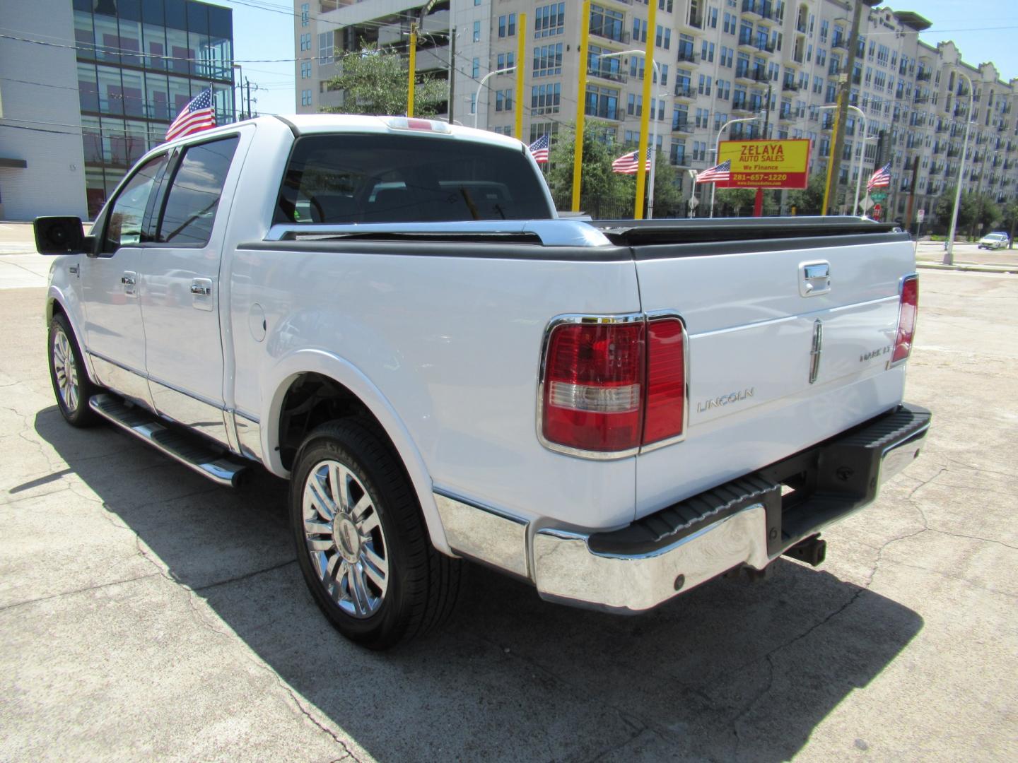 2008 White /Tan Lincoln Mark LT 2WD (5LTPW16518F) with an 5.4L V8 SOHC 24V engine, 4A transmission, located at 1511 North Shepherd Dr., Houston, TX, 77008, (281) 657-1221, 29.798361, -95.412560 - 2008 Lincoln Mark LT 219,705 miles VIN: 5LTPW16518FJ04007 Vehicle Details Crew Pickup 5.4L V8 F SOHC 3V Gasoline Rear wheel drive- Photo#20