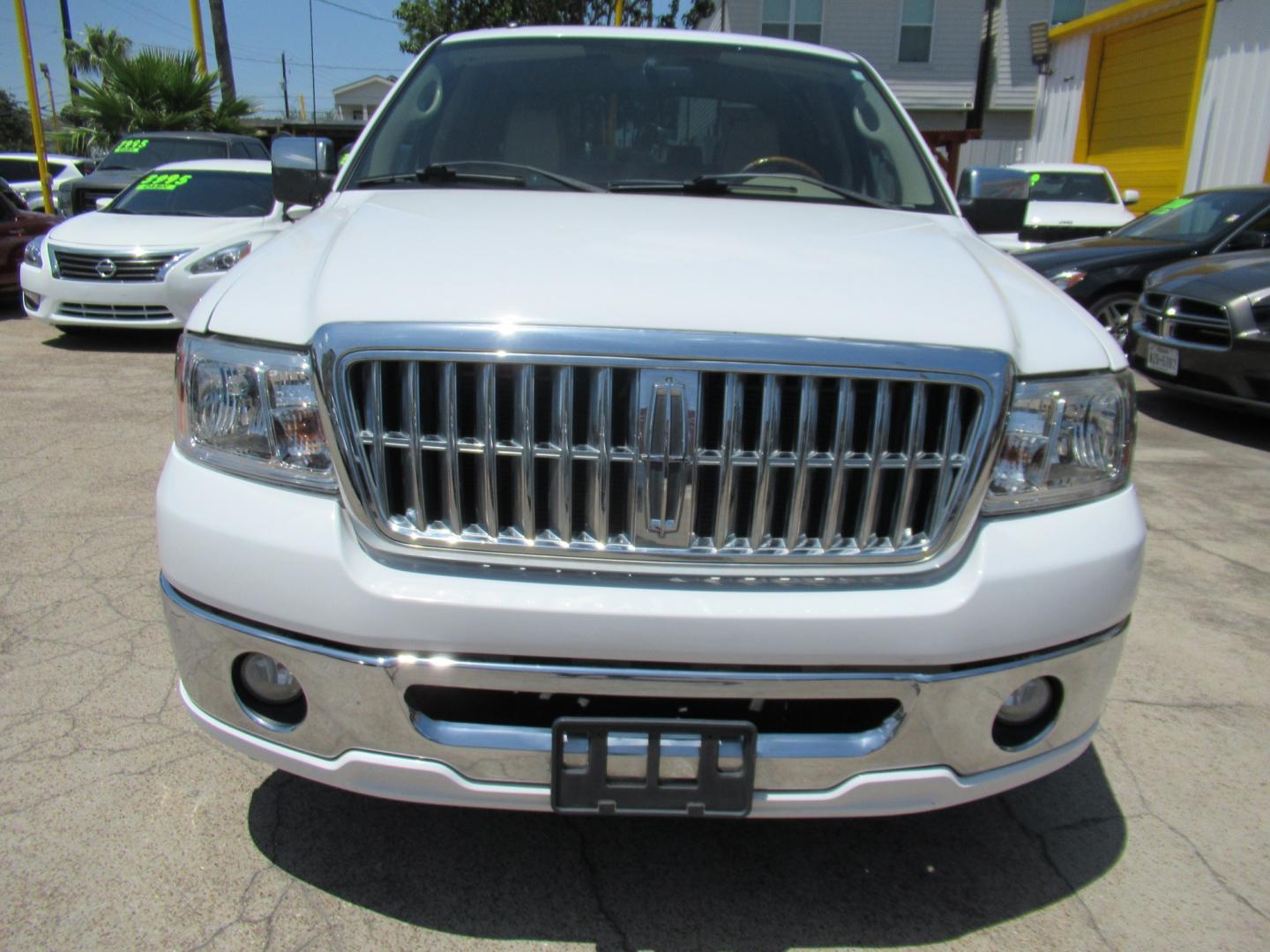 2008 White /Tan Lincoln Mark LT 2WD (5LTPW16518F) with an 5.4L V8 SOHC 24V engine, 4A transmission, located at 1511 North Shepherd Dr., Houston, TX, 77008, (281) 657-1221, 29.798361, -95.412560 - 2008 Lincoln Mark LT 219,705 miles VIN: 5LTPW16518FJ04007 Vehicle Details Crew Pickup 5.4L V8 F SOHC 3V Gasoline Rear wheel drive- Photo#25