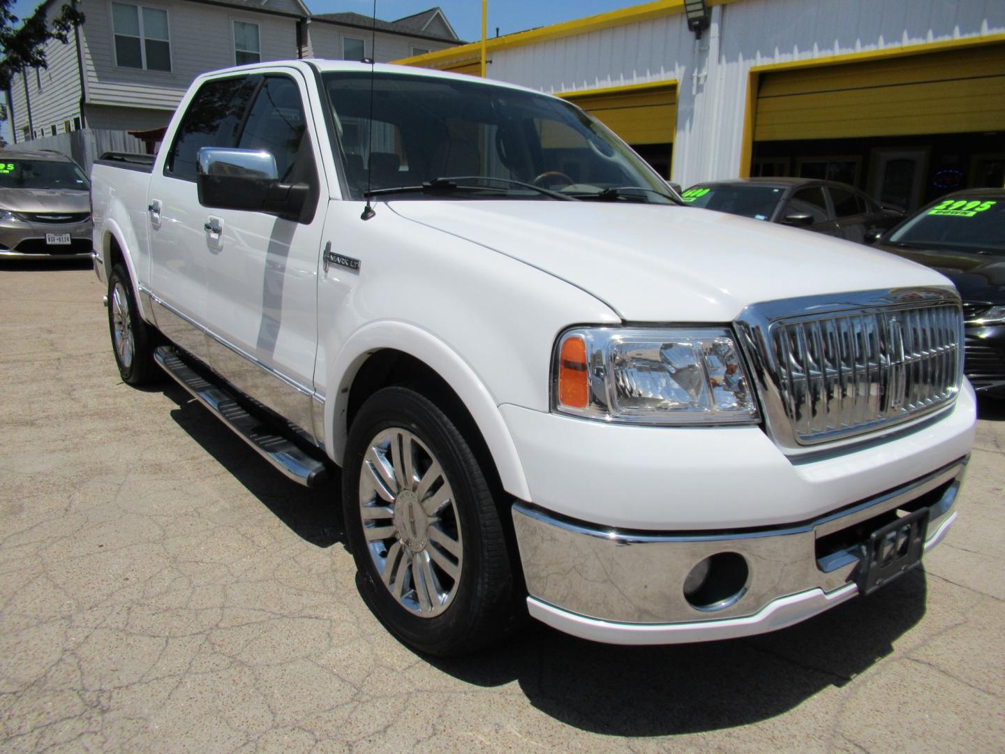 2008 White /Tan Lincoln Mark LT 2WD (5LTPW16518F) with an 5.4L V8 SOHC 24V engine, 4A transmission, located at 1511 North Shepherd Dr., Houston, TX, 77008, (281) 657-1221, 29.798361, -95.412560 - 2008 Lincoln Mark LT 219,705 miles VIN: 5LTPW16518FJ04007 Vehicle Details Crew Pickup 5.4L V8 F SOHC 3V Gasoline Rear wheel drive- Photo#27