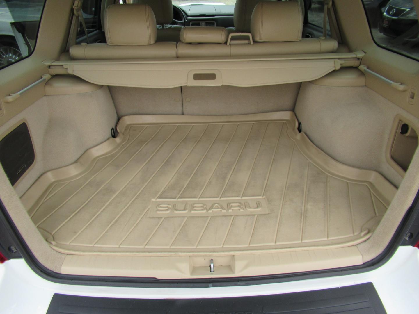 2008 White /TAN Subaru Forester 2.5XT Limited (JF1SG696X8H) with an 2.5L H4 DOHC 16V TURBO engine, 4A transmission, located at 1511 North Shepherd Dr., Houston, TX, 77008, (281) 657-1221, 29.798361, -95.412560 - 2008 Subaru Forester 2.5 XT Limited 189,484 miles VIN: JF1SG696X8H707687 Vehicle Details 4 Door Wagon/Sport Utility 2.5L H4 F DOHC 16V Gasoline All wheel drive- Photo#1