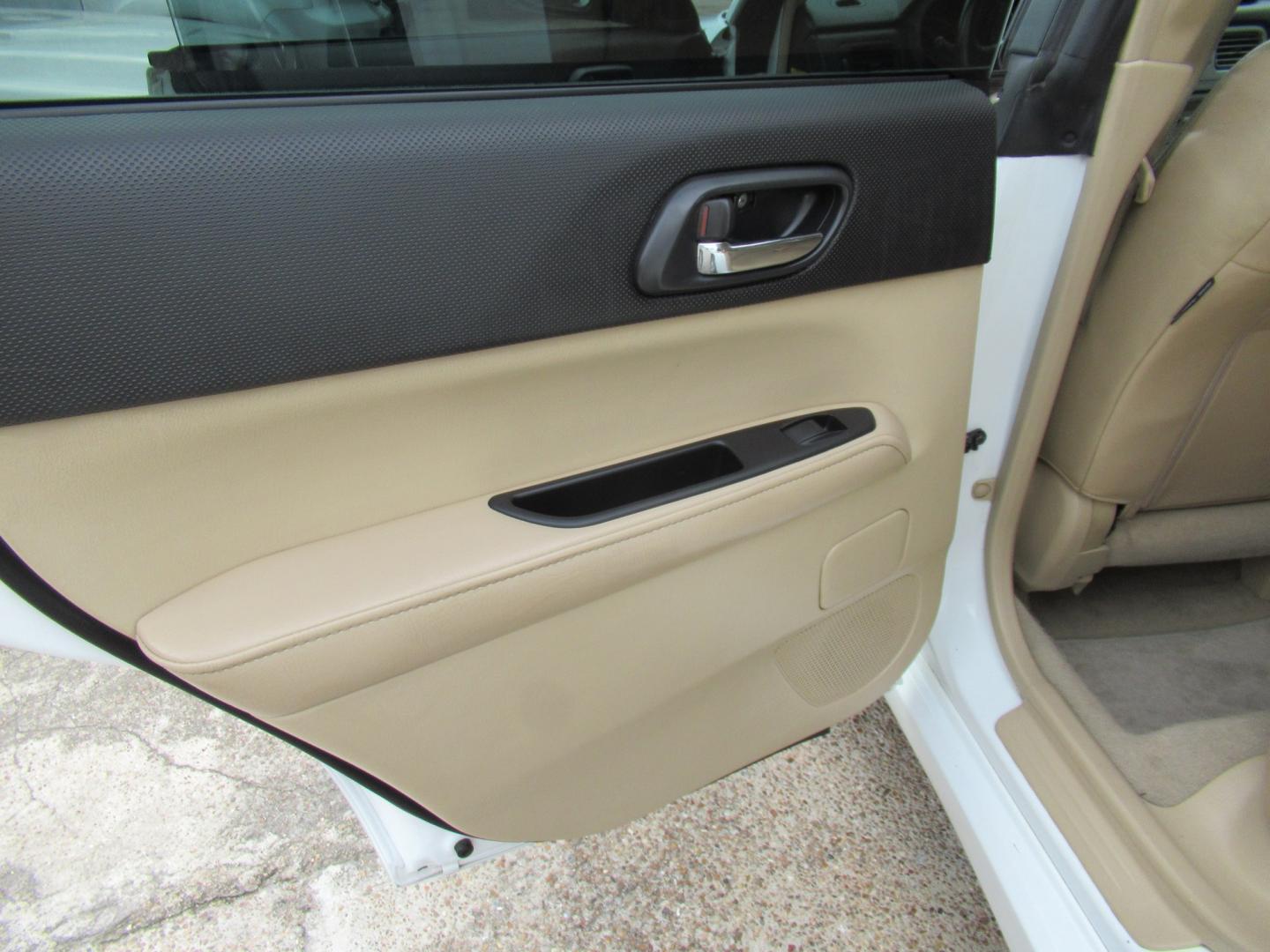 2008 White /TAN Subaru Forester 2.5XT Limited (JF1SG696X8H) with an 2.5L H4 DOHC 16V TURBO engine, 4A transmission, located at 1511 North Shepherd Dr., Houston, TX, 77008, (281) 657-1221, 29.798361, -95.412560 - 2008 Subaru Forester 2.5 XT Limited 189,484 miles VIN: JF1SG696X8H707687 Vehicle Details 4 Door Wagon/Sport Utility 2.5L H4 F DOHC 16V Gasoline All wheel drive- Photo#3