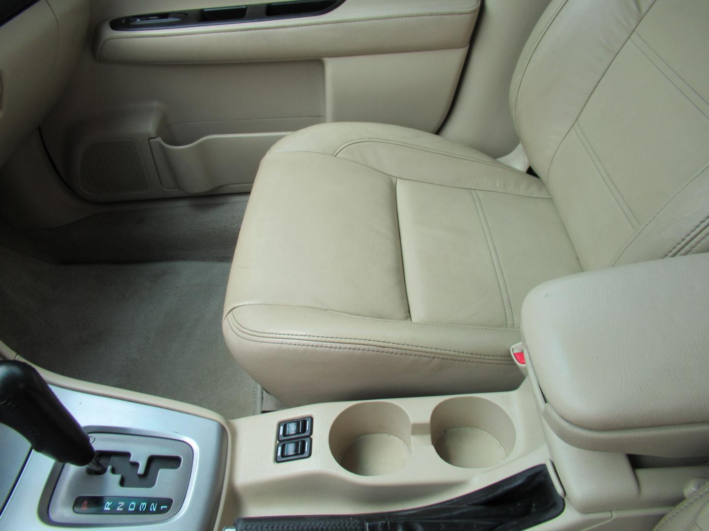 2008 White /TAN Subaru Forester 2.5XT Limited (JF1SG696X8H) with an 2.5L H4 DOHC 16V TURBO engine, 4A transmission, located at 1511 North Shepherd Dr., Houston, TX, 77008, (281) 657-1221, 29.798361, -95.412560 - 2008 Subaru Forester 2.5 XT Limited 189,484 miles VIN: JF1SG696X8H707687 Vehicle Details 4 Door Wagon/Sport Utility 2.5L H4 F DOHC 16V Gasoline All wheel drive- Photo#10
