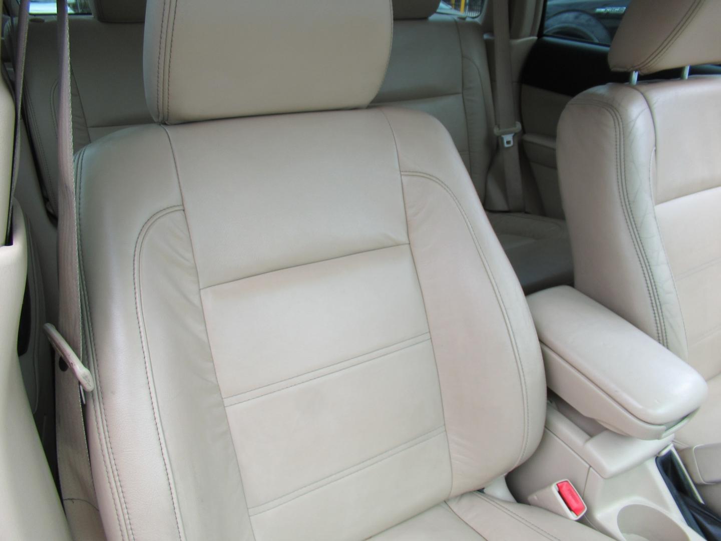 2008 White /TAN Subaru Forester 2.5XT Limited (JF1SG696X8H) with an 2.5L H4 DOHC 16V TURBO engine, 4A transmission, located at 1511 North Shepherd Dr., Houston, TX, 77008, (281) 657-1221, 29.798361, -95.412560 - 2008 Subaru Forester 2.5 XT Limited 189,484 miles VIN: JF1SG696X8H707687 Vehicle Details 4 Door Wagon/Sport Utility 2.5L H4 F DOHC 16V Gasoline All wheel drive- Photo#20