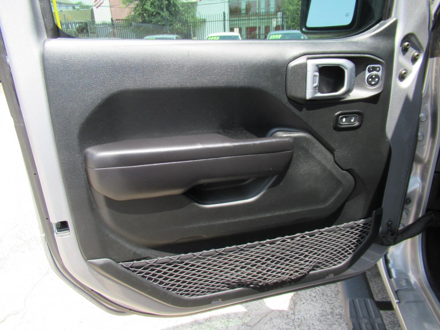 2020 Gray /Black Jeep Wrangler Unlimited Sport (1C4HJXDN7LW) with an 2.0L L4 DOHC 16V TURBO engine, 6A transmission, located at 1511 North Shepherd Dr., Houston, TX, 77008, (281) 657-1221, 29.798361, -95.412560 - 2020 Jeep Wrangler Unlimited Sport S 122,106 miles VIN: 1C4HJXDN7LW282475 Vehicle Details 4 Door Wagon/Sport Utility 2.0L I4 F DOHC 16V Gasoline Rear wheel drive w/ 4X4- Photo#4