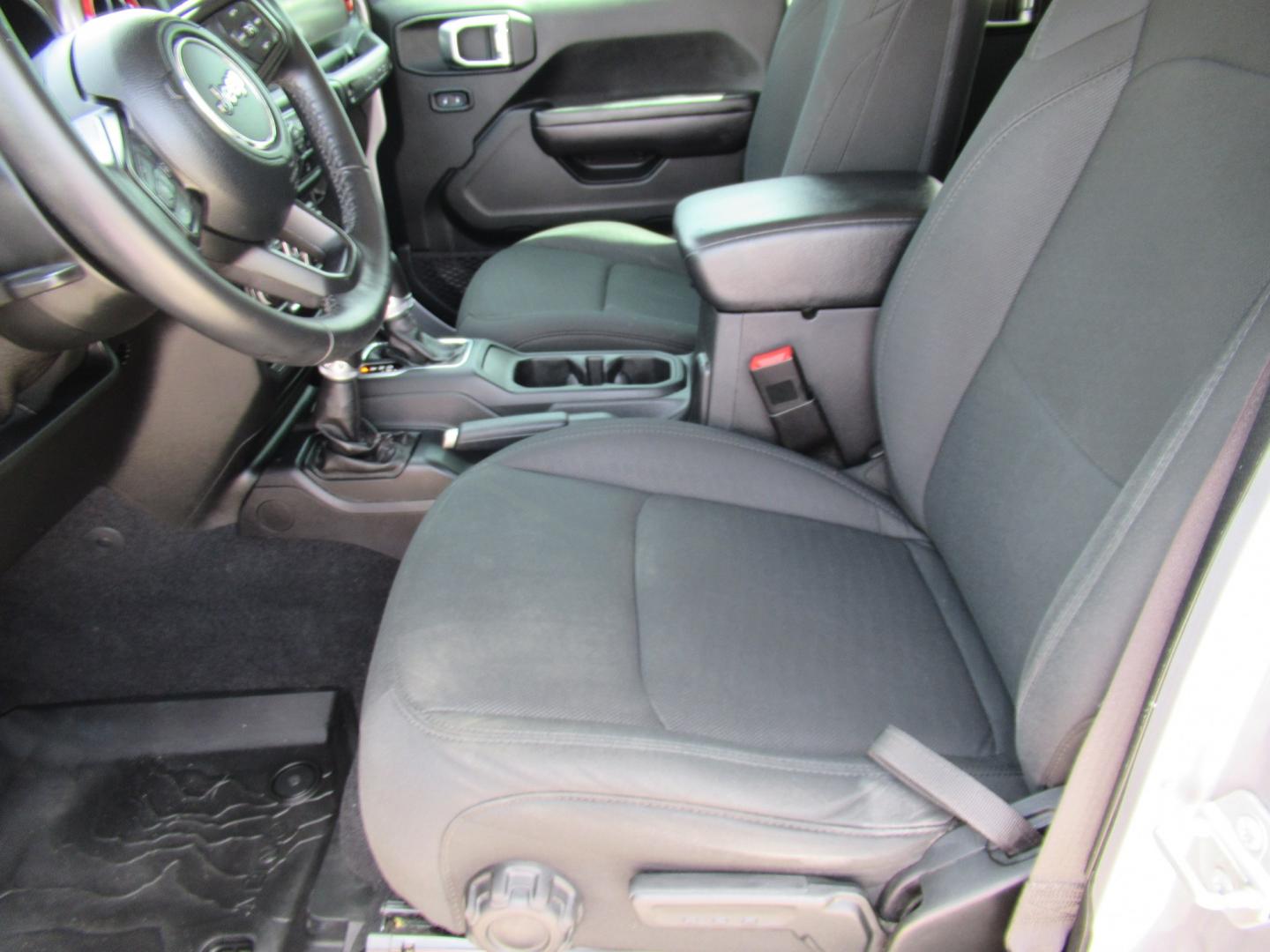 2020 Gray /Black Jeep Wrangler Unlimited Sport (1C4HJXDN7LW) with an 2.0L L4 DOHC 16V TURBO engine, 6A transmission, located at 1511 North Shepherd Dr., Houston, TX, 77008, (281) 657-1221, 29.798361, -95.412560 - 2020 Jeep Wrangler Unlimited Sport S 122,106 miles VIN: 1C4HJXDN7LW282475 Vehicle Details 4 Door Wagon/Sport Utility 2.0L I4 F DOHC 16V Gasoline Rear wheel drive w/ 4X4- Photo#5