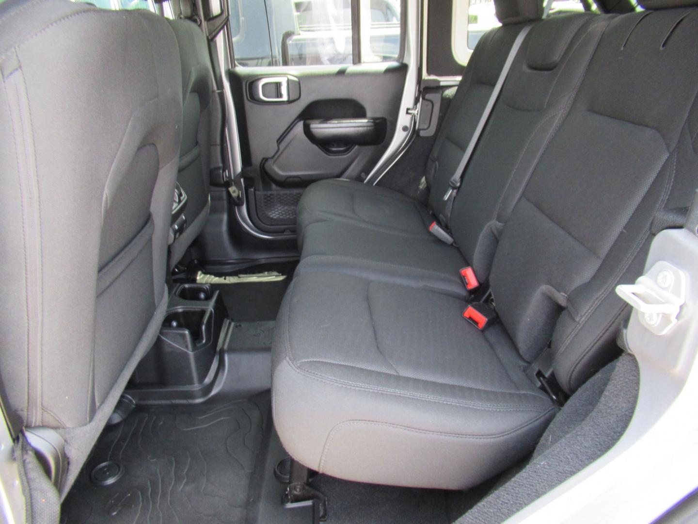 2020 Gray /Black Jeep Wrangler Unlimited Sport (1C4HJXDN7LW) with an 2.0L L4 DOHC 16V TURBO engine, 6A transmission, located at 1511 North Shepherd Dr., Houston, TX, 77008, (281) 657-1221, 29.798361, -95.412560 - 2020 Jeep Wrangler Unlimited Sport S 122,106 miles VIN: 1C4HJXDN7LW282475 Vehicle Details 4 Door Wagon/Sport Utility 2.0L I4 F DOHC 16V Gasoline Rear wheel drive w/ 4X4- Photo#8
