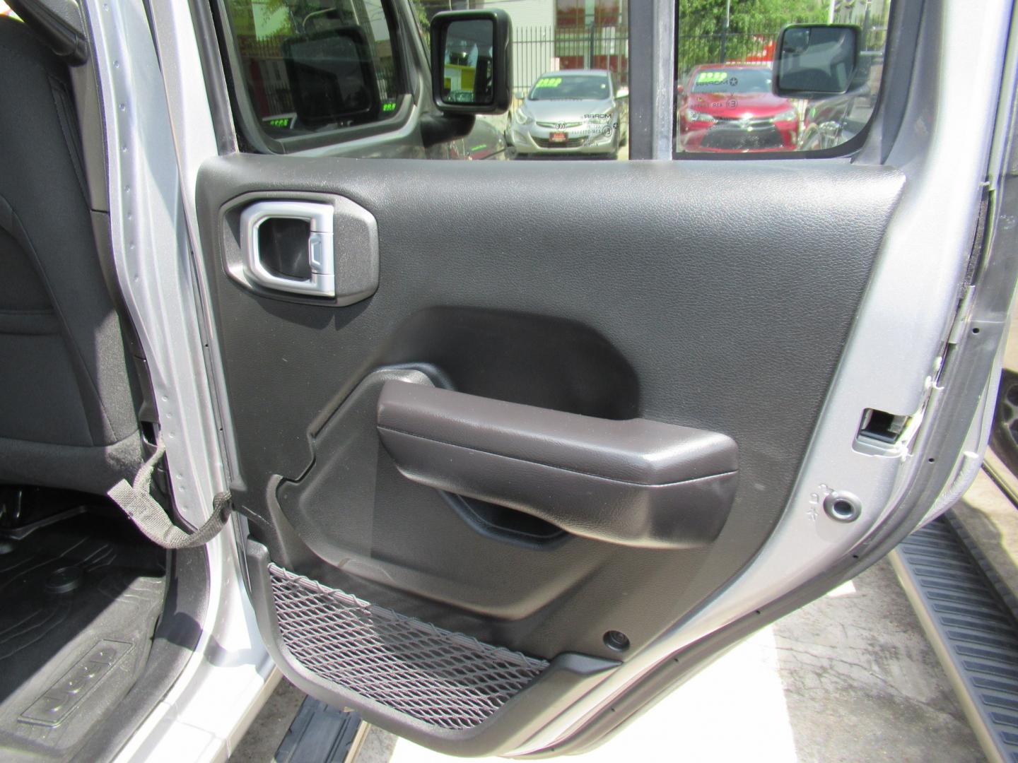 2020 Gray /Black Jeep Wrangler Unlimited Sport (1C4HJXDN7LW) with an 2.0L L4 DOHC 16V TURBO engine, 6A transmission, located at 1511 North Shepherd Dr., Houston, TX, 77008, (281) 657-1221, 29.798361, -95.412560 - 2020 Jeep Wrangler Unlimited Sport S 122,106 miles VIN: 1C4HJXDN7LW282475 Vehicle Details 4 Door Wagon/Sport Utility 2.0L I4 F DOHC 16V Gasoline Rear wheel drive w/ 4X4- Photo#15