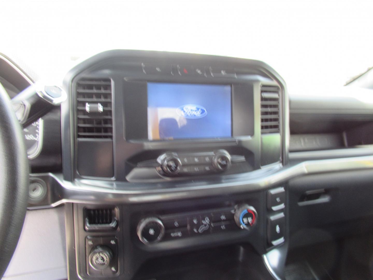 2022 Black /Black Ford F-150 XLT SuperCrew 6.5-ft. Bed 4WD (1FTEW1EP9NF) with an 2.7L V6 DOHC 24V engine, 6A transmission, located at 1511 North Shepherd Dr., Houston, TX, 77008, (281) 657-1221, 29.798361, -95.412560 - 2022 Ford F-150 XL 143,249 miles VIN: 1FTEW1EP9NFA10613 Vehicle Details Crew Pickup 2.7L V6 F DOHC 24V Gasoline Rear wheel drive w/ 4X4- Photo#3