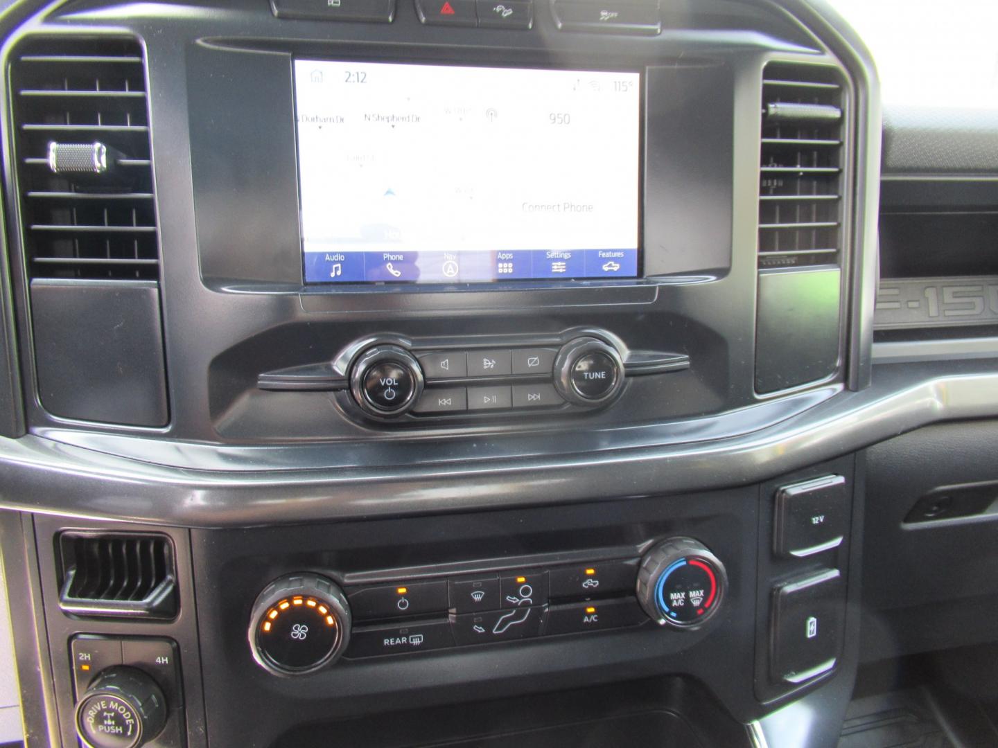 2022 Black /Black Ford F-150 XLT SuperCrew 6.5-ft. Bed 4WD (1FTEW1EP9NF) with an 2.7L V6 DOHC 24V engine, 6A transmission, located at 1511 North Shepherd Dr., Houston, TX, 77008, (281) 657-1221, 29.798361, -95.412560 - 2022 Ford F-150 XL 143,249 miles VIN: 1FTEW1EP9NFA10613 Vehicle Details Crew Pickup 2.7L V6 F DOHC 24V Gasoline Rear wheel drive w/ 4X4- Photo#11