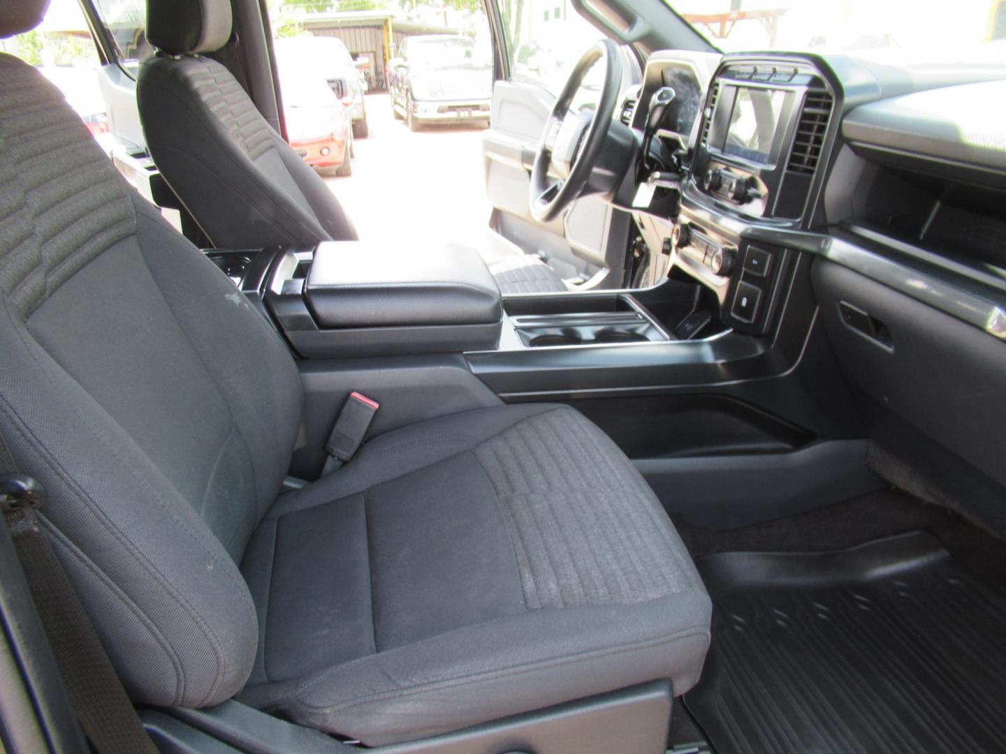 2022 Black /Black Ford F-150 XLT SuperCrew 6.5-ft. Bed 4WD (1FTEW1EP9NF) with an 2.7L V6 DOHC 24V engine, 6A transmission, located at 1511 North Shepherd Dr., Houston, TX, 77008, (281) 657-1221, 29.798361, -95.412560 - 2022 Ford F-150 XL 143,249 miles VIN: 1FTEW1EP9NFA10613 Vehicle Details Crew Pickup 2.7L V6 F DOHC 24V Gasoline Rear wheel drive w/ 4X4- Photo#16