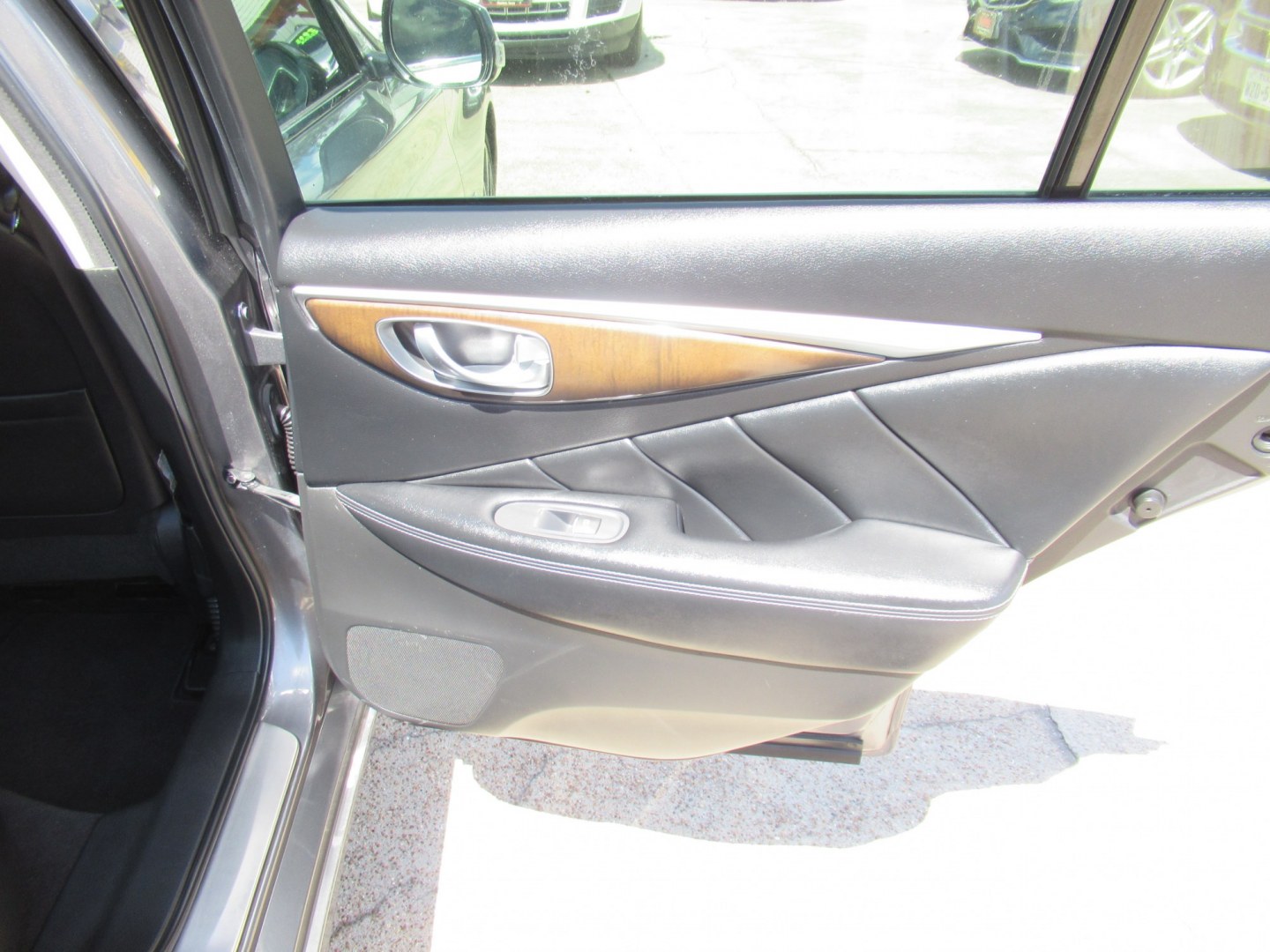 2015 Gray /Black Infiniti Q50 Premium (JN1BV7AP1FM) with an 3.7L V6 DOHC 24V HYBRID engine, 7A transmission, located at 1511 North Shepherd Dr., Houston, TX, 77008, (281) 657-1221, 29.798361, -95.412560 - 2015 Infiniti Q50 Premium 141,122 miles VIN: JN1BV7AP1FM346822 Vehicle Details Sedan 4 DR 3.7L V6 F DOHC 24V Gasoline Rear wheel drive- Photo#11