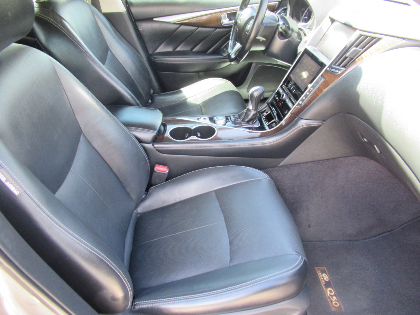 2015 Gray /Black Infiniti Q50 Premium (JN1BV7AP1FM) with an 3.7L V6 DOHC 24V HYBRID engine, 7A transmission, located at 1511 North Shepherd Dr., Houston, TX, 77008, (281) 657-1221, 29.798361, -95.412560 - 2015 Infiniti Q50 Premium 141,122 miles VIN: JN1BV7AP1FM346822 Vehicle Details Sedan 4 DR 3.7L V6 F DOHC 24V Gasoline Rear wheel drive- Photo#13