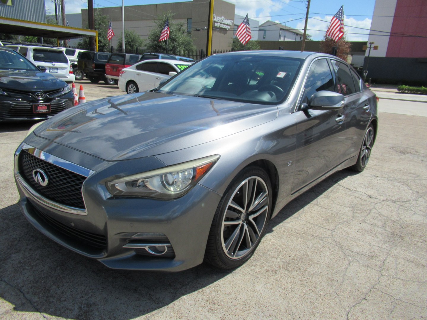 2015 Gray /Black Infiniti Q50 Premium (JN1BV7AP1FM) with an 3.7L V6 DOHC 24V HYBRID engine, 7A transmission, located at 1511 North Shepherd Dr., Houston, TX, 77008, (281) 657-1221, 29.798361, -95.412560 - 2015 Infiniti Q50 Premium 141,122 miles VIN: JN1BV7AP1FM346822 Vehicle Details Sedan 4 DR 3.7L V6 F DOHC 24V Gasoline Rear wheel drive- Photo#16