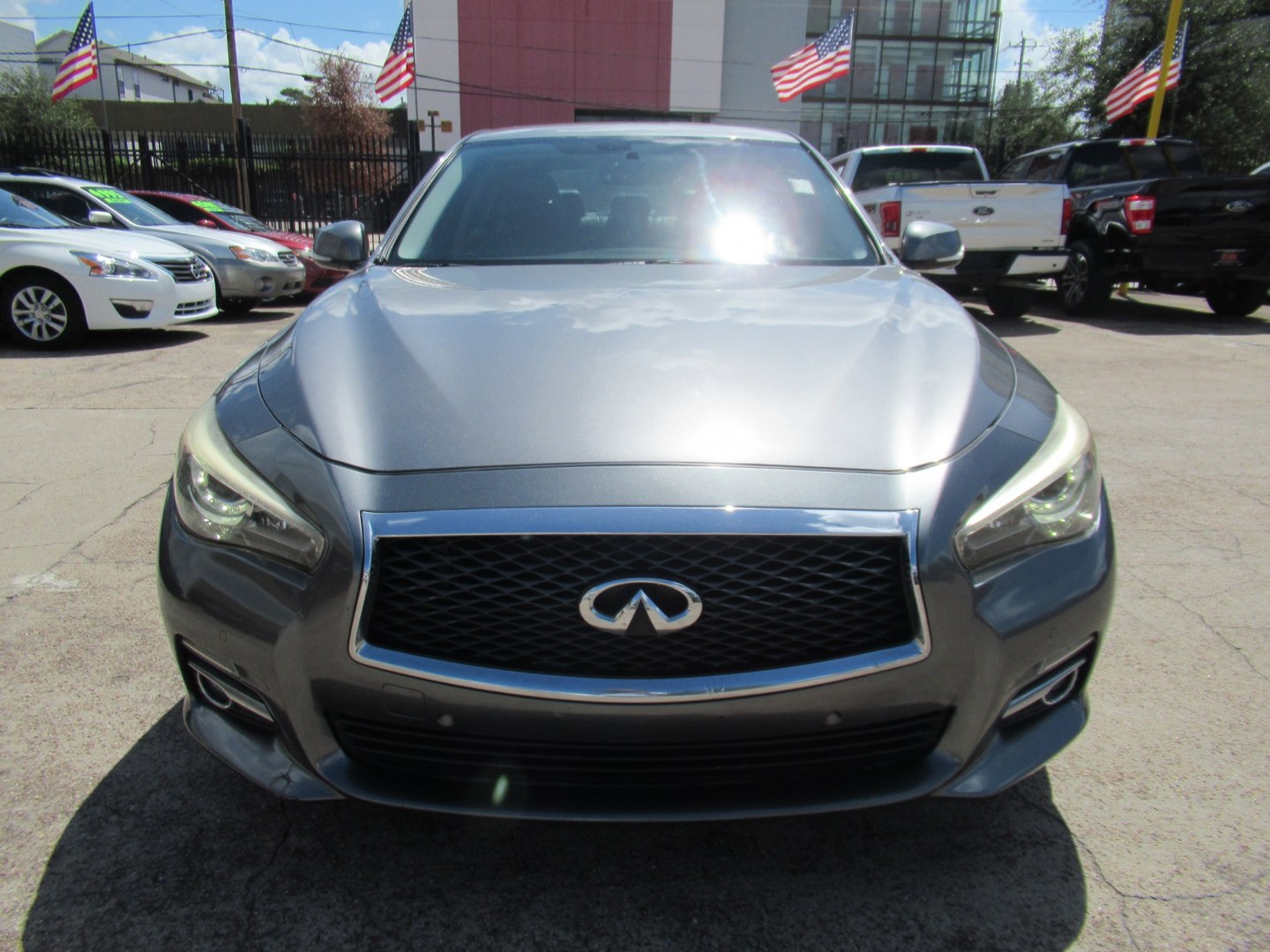 2015 Gray /Black Infiniti Q50 Premium (JN1BV7AP1FM) with an 3.7L V6 DOHC 24V HYBRID engine, 7A transmission, located at 1511 North Shepherd Dr., Houston, TX, 77008, (281) 657-1221, 29.798361, -95.412560 - 2015 Infiniti Q50 Premium 141,122 miles VIN: JN1BV7AP1FM346822 Vehicle Details Sedan 4 DR 3.7L V6 F DOHC 24V Gasoline Rear wheel drive- Photo#17