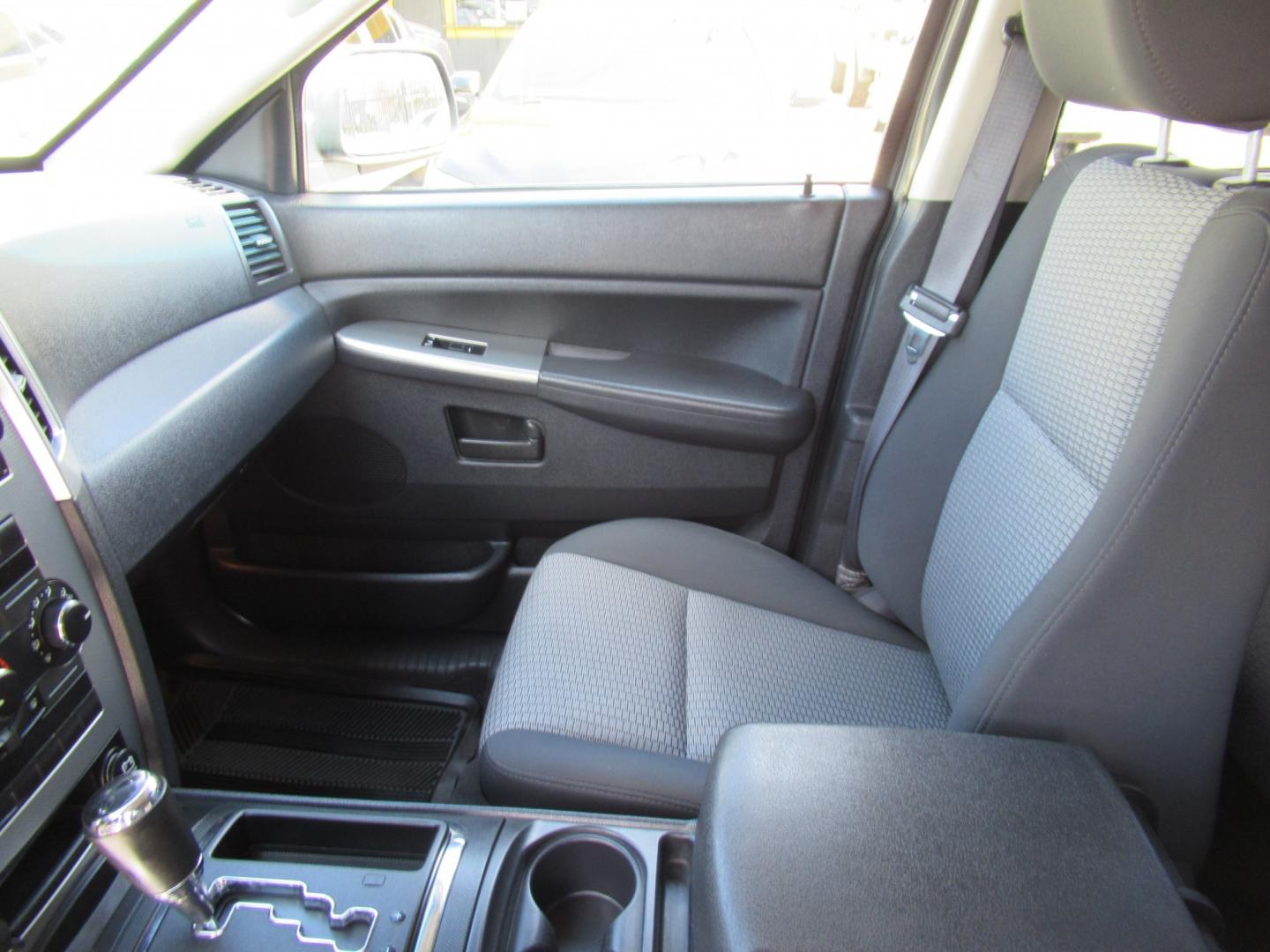 2008 BLUE /Gray Jeep Grand Cherokee Laredo 4WD (1J8GR48K38C) with an 3.7L V6 SOHC 12V engine, 5A OD transmission, located at 1511 North Shepherd Dr., Houston, TX, 77008, (281) 657-1221, 29.798361, -95.412560 - 2008 Jeep Grand Cherokee Laredo 156,835 miles VIN: 1J8GR48K38C184001 Vehicle Details 4 Door Wagon/Sport Utility 3.7L V6 F Gasoline Rear wheel drive w/ 4X4- Photo#1