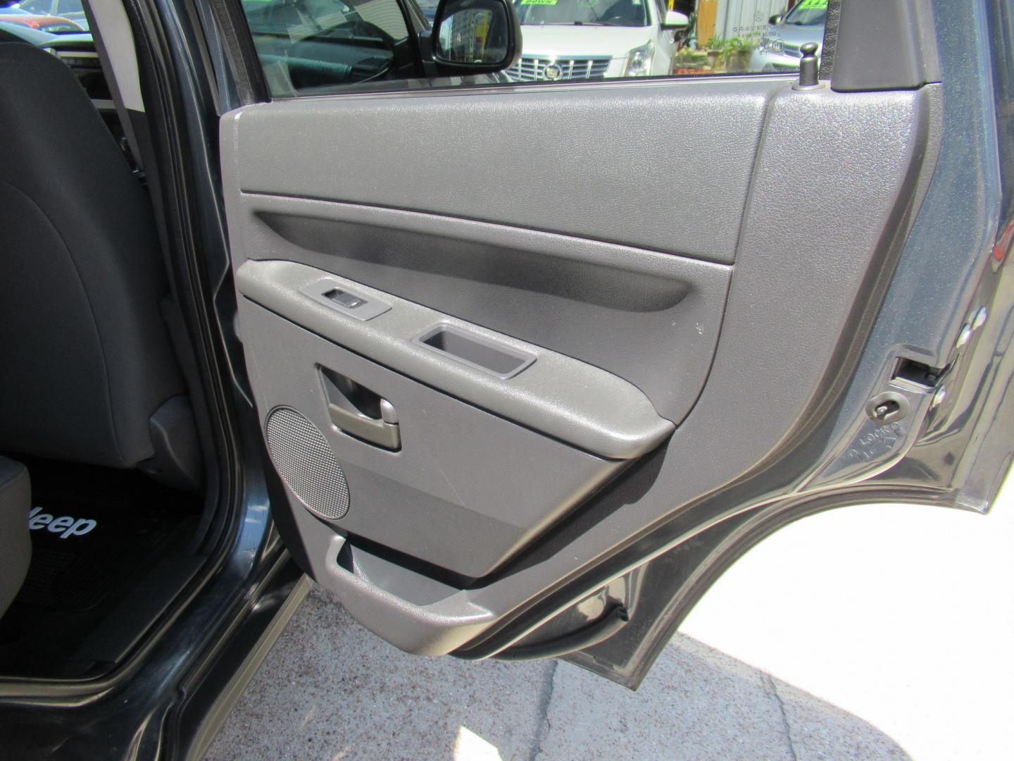 2008 BLUE /Gray Jeep Grand Cherokee Laredo 4WD (1J8GR48K38C) with an 3.7L V6 SOHC 12V engine, 5A OD transmission, located at 1511 North Shepherd Dr., Houston, TX, 77008, (281) 657-1221, 29.798361, -95.412560 - 2008 Jeep Grand Cherokee Laredo 156,835 miles VIN: 1J8GR48K38C184001 Vehicle Details 4 Door Wagon/Sport Utility 3.7L V6 F Gasoline Rear wheel drive w/ 4X4- Photo#13