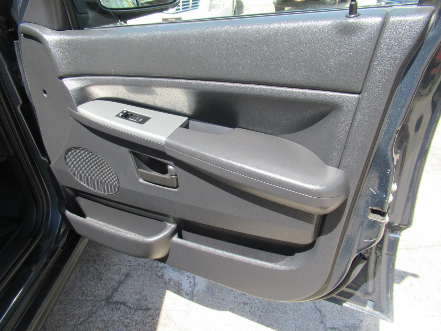2008 BLUE /Gray Jeep Grand Cherokee Laredo 4WD (1J8GR48K38C) with an 3.7L V6 SOHC 12V engine, 5A OD transmission, located at 1511 North Shepherd Dr., Houston, TX, 77008, (281) 657-1221, 29.798361, -95.412560 - 2008 Jeep Grand Cherokee Laredo 156,835 miles VIN: 1J8GR48K38C184001 Vehicle Details 4 Door Wagon/Sport Utility 3.7L V6 F Gasoline Rear wheel drive w/ 4X4- Photo#17