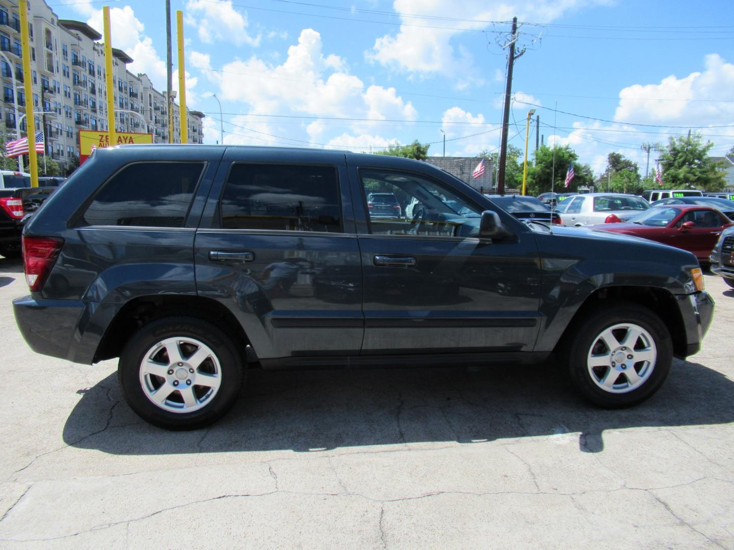 2008 BLUE /Gray Jeep Grand Cherokee Laredo 4WD (1J8GR48K38C) with an 3.7L V6 SOHC 12V engine, 5A OD transmission, located at 1511 North Shepherd Dr., Houston, TX, 77008, (281) 657-1221, 29.798361, -95.412560 - 2008 Jeep Grand Cherokee Laredo 156,835 miles VIN: 1J8GR48K38C184001 Vehicle Details 4 Door Wagon/Sport Utility 3.7L V6 F Gasoline Rear wheel drive w/ 4X4- Photo#21