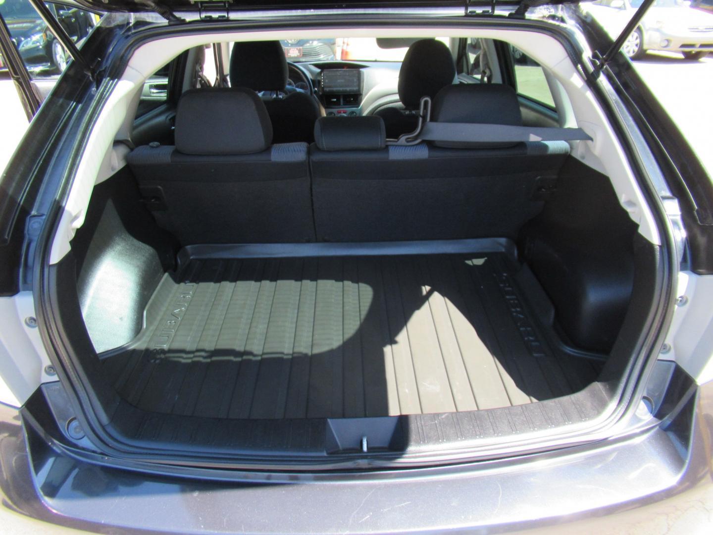 2010 Gray /Black Subaru Impreza Outback Sport (JF1GH6D67AG) with an 2.5L H4 SOHC 16V engine, 5M transmission, located at 1511 North Shepherd Dr., Houston, TX, 77008, (281) 657-1221, 29.798361, -95.412560 - 2010 Subaru Impreza Outback Sport 168,276 miles VIN: JF1GH6D67AG804710 Vehicle Details Wagon 4 DR 2.5L H4 F SOHC 16V Gasoline All wheel drive- Photo#11