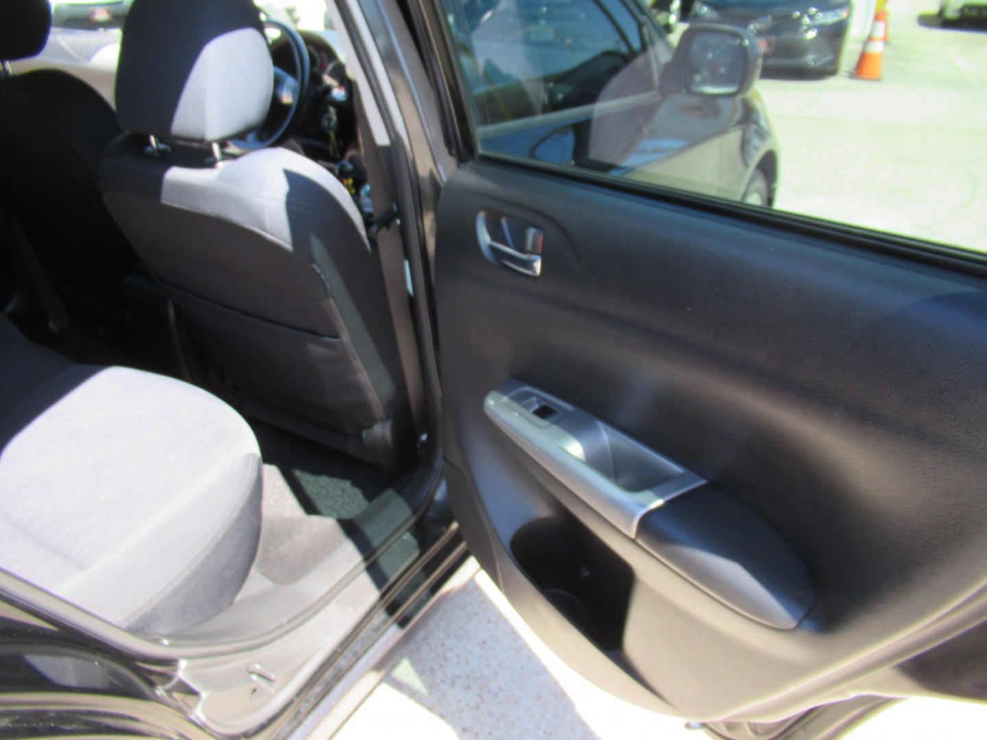 2010 Gray /Black Subaru Impreza Outback Sport (JF1GH6D67AG) with an 2.5L H4 SOHC 16V engine, 5M transmission, located at 1511 North Shepherd Dr., Houston, TX, 77008, (281) 657-1221, 29.798361, -95.412560 - 2010 Subaru Impreza Outback Sport 168,276 miles VIN: JF1GH6D67AG804710 Vehicle Details Wagon 4 DR 2.5L H4 F SOHC 16V Gasoline All wheel drive- Photo#12