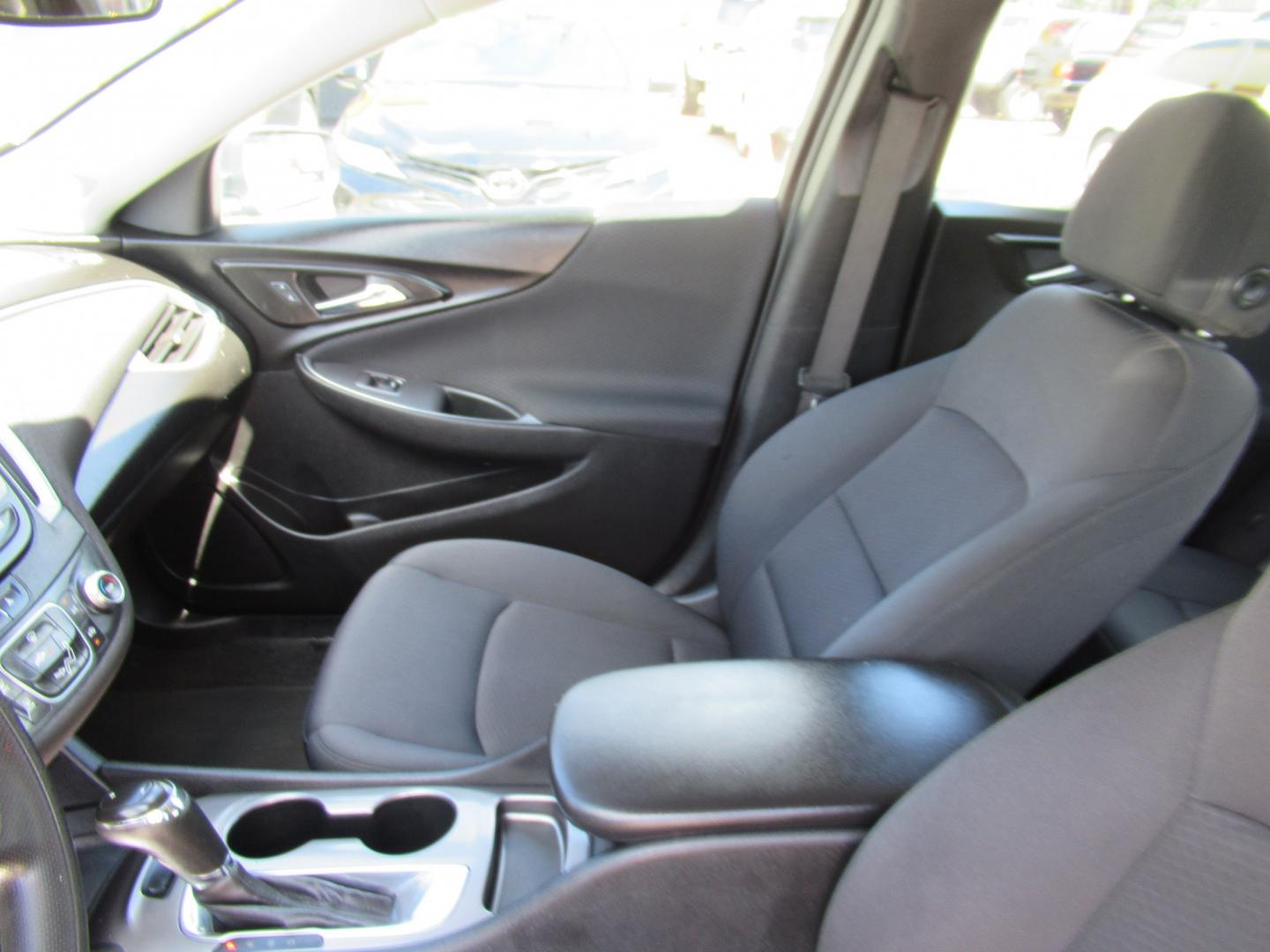 2020 Gray /Black Chevrolet Malibu LS (1G1ZB5ST6LF) with an 1.5L L4 DOHC 16V engine, 6A transmission, located at 1511 North Shepherd Dr., Houston, TX, 77008, (281) 657-1221, 29.798361, -95.412560 - 2020 Chevrolet Malibu LS 140,845 miles VIN: 1G1ZB5ST6LF143034 Vehicle Details Sedan 4 DR 1.5L I4 F DOHC 16V Gasoline Front wheel drive- Photo#2
