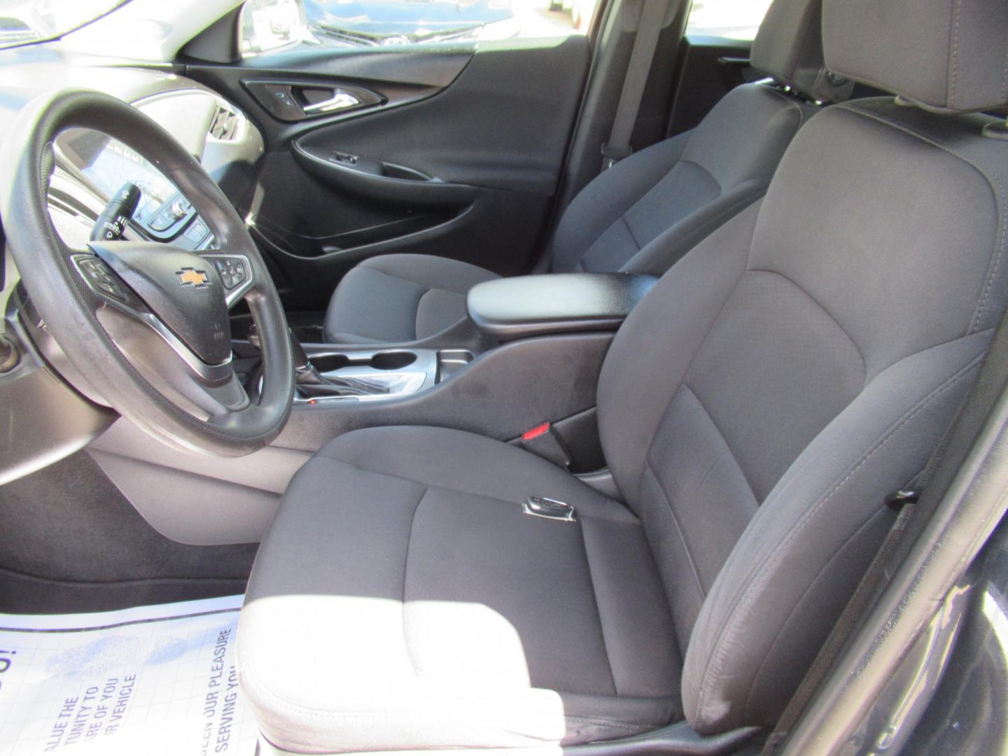 2020 Gray /Black Chevrolet Malibu LS (1G1ZB5ST6LF) with an 1.5L L4 DOHC 16V engine, 6A transmission, located at 1511 North Shepherd Dr., Houston, TX, 77008, (281) 657-1221, 29.798361, -95.412560 - 2020 Chevrolet Malibu LS 140,845 miles VIN: 1G1ZB5ST6LF143034 Vehicle Details Sedan 4 DR 1.5L I4 F DOHC 16V Gasoline Front wheel drive- Photo#1