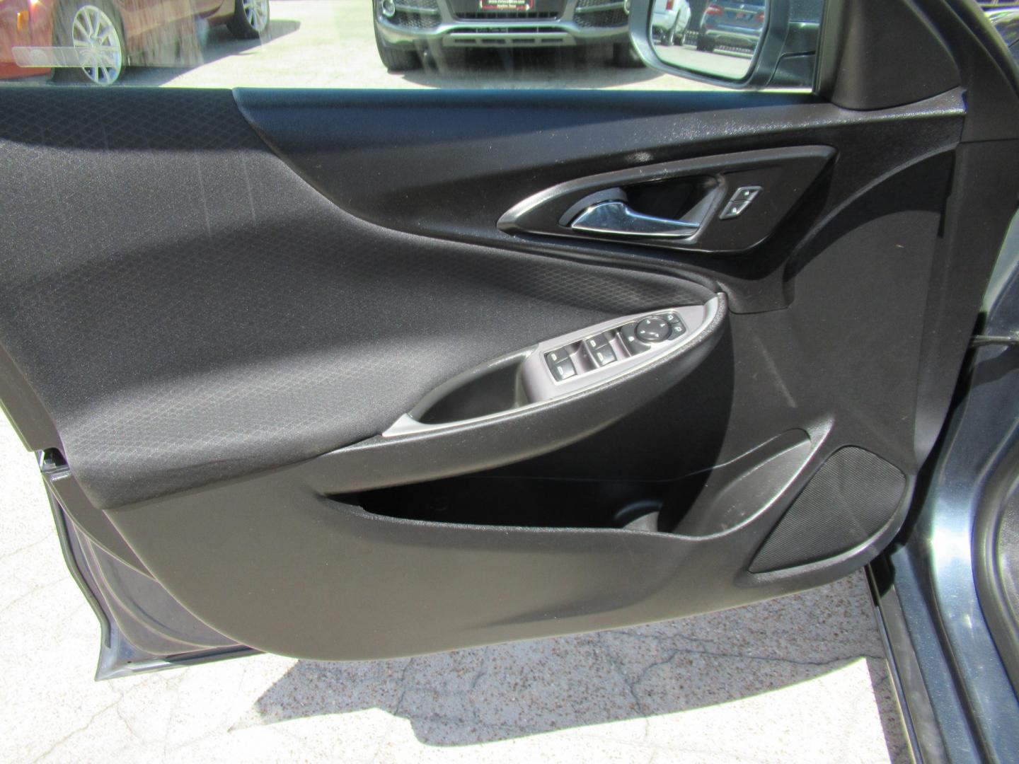 2020 Gray /Black Chevrolet Malibu LS (1G1ZB5ST6LF) with an 1.5L L4 DOHC 16V engine, 6A transmission, located at 1511 North Shepherd Dr., Houston, TX, 77008, (281) 657-1221, 29.798361, -95.412560 - 2020 Chevrolet Malibu LS 140,845 miles VIN: 1G1ZB5ST6LF143034 Vehicle Details Sedan 4 DR 1.5L I4 F DOHC 16V Gasoline Front wheel drive- Photo#3