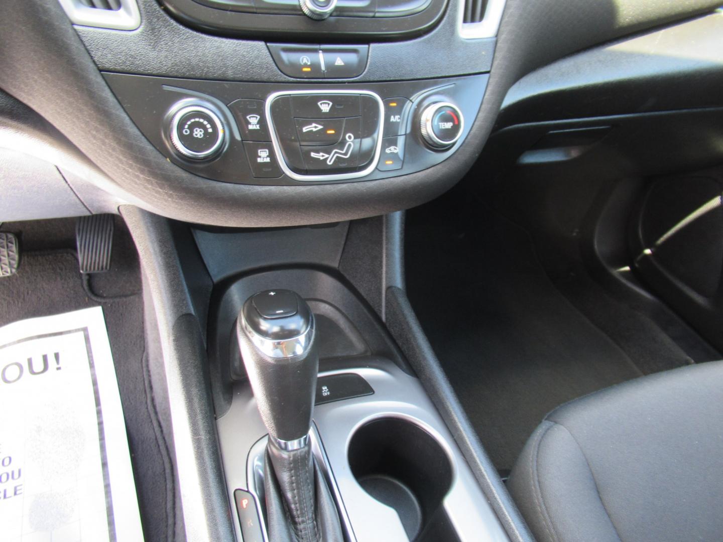 2020 Gray /Black Chevrolet Malibu LS (1G1ZB5ST6LF) with an 1.5L L4 DOHC 16V engine, 6A transmission, located at 1511 North Shepherd Dr., Houston, TX, 77008, (281) 657-1221, 29.798361, -95.412560 - 2020 Chevrolet Malibu LS 140,845 miles VIN: 1G1ZB5ST6LF143034 Vehicle Details Sedan 4 DR 1.5L I4 F DOHC 16V Gasoline Front wheel drive- Photo#6