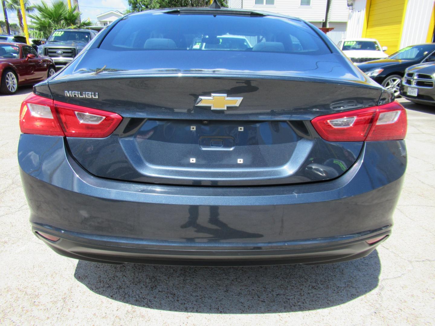 2020 Gray /Black Chevrolet Malibu LS (1G1ZB5ST6LF) with an 1.5L L4 DOHC 16V engine, 6A transmission, located at 1511 North Shepherd Dr., Houston, TX, 77008, (281) 657-1221, 29.798361, -95.412560 - 2020 Chevrolet Malibu LS 140,845 miles VIN: 1G1ZB5ST6LF143034 Vehicle Details Sedan 4 DR 1.5L I4 F DOHC 16V Gasoline Front wheel drive- Photo#18