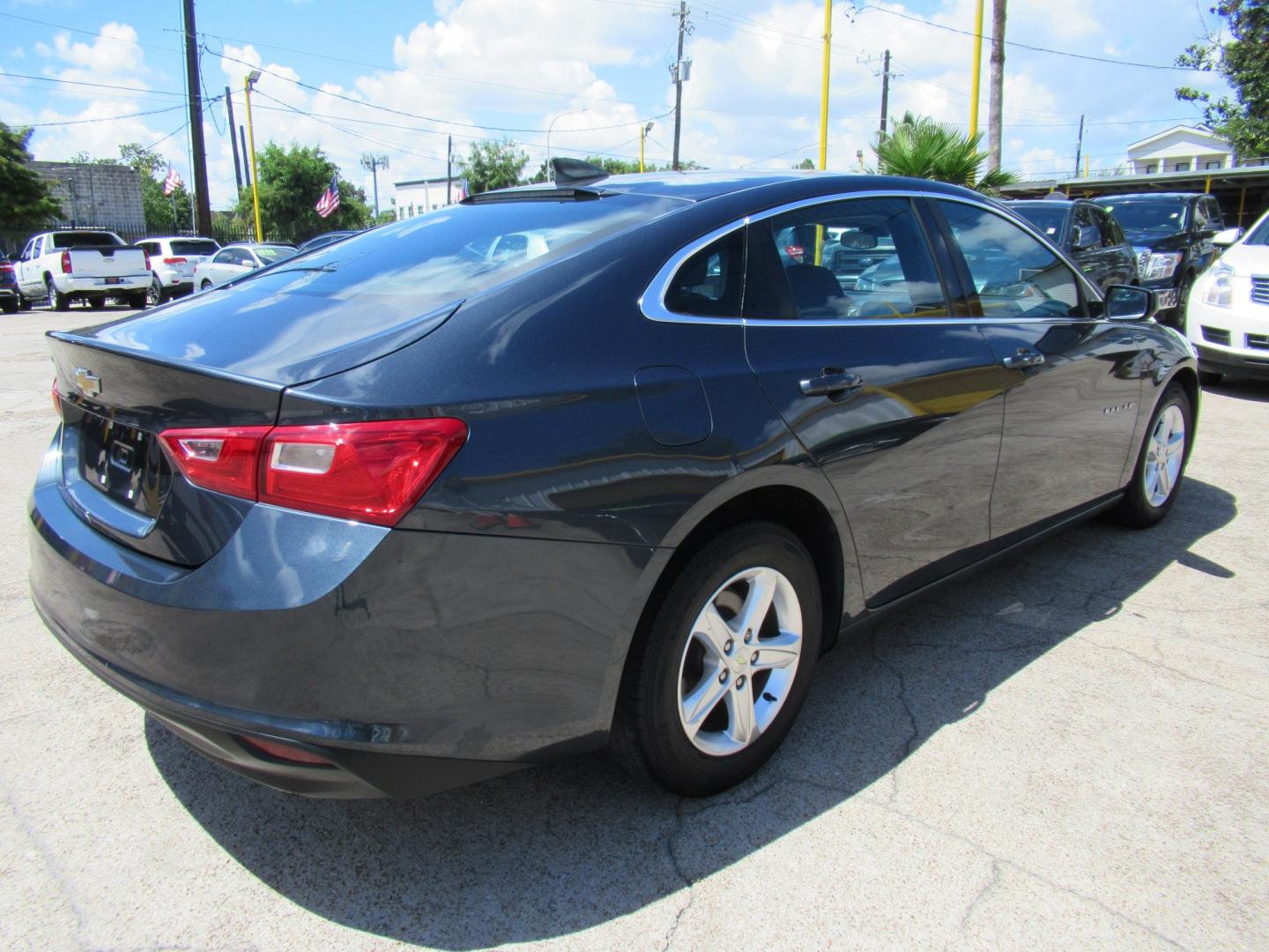 2020 Gray /Black Chevrolet Malibu LS (1G1ZB5ST6LF) with an 1.5L L4 DOHC 16V engine, 6A transmission, located at 1511 North Shepherd Dr., Houston, TX, 77008, (281) 657-1221, 29.798361, -95.412560 - 2020 Chevrolet Malibu LS 140,845 miles VIN: 1G1ZB5ST6LF143034 Vehicle Details Sedan 4 DR 1.5L I4 F DOHC 16V Gasoline Front wheel drive- Photo#19
