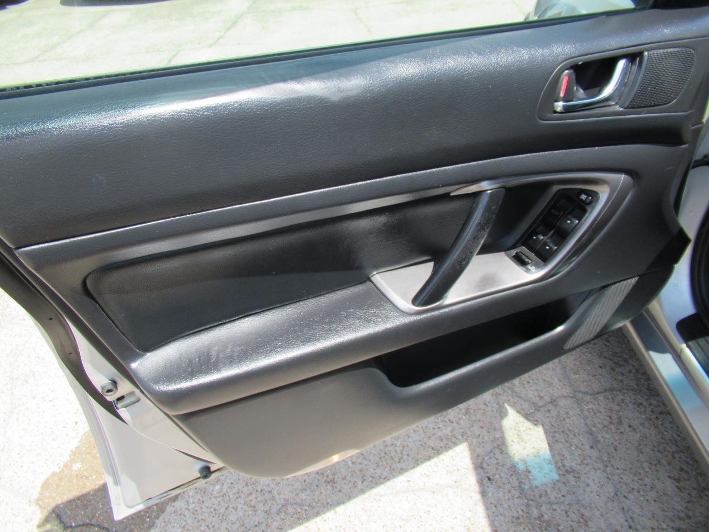 2006 Silver /Black Subaru Outback 2.5i Limited Wagon (4S4BP62C166) with an 2.5L H4 SOHC 16V engine, 4A OD transmission, located at 1511 North Shepherd Dr., Houston, TX, 77008, (281) 657-1221, 29.798361, -95.412560 - 2006 Subaru Outback 2.5I Limited 218,975 miles VIN: 4S4BP62C166358076 Vehicle Details Wagon 4 DR 2.5L H4 F SOHC 16V Gasoline All wheel drive- Photo#10