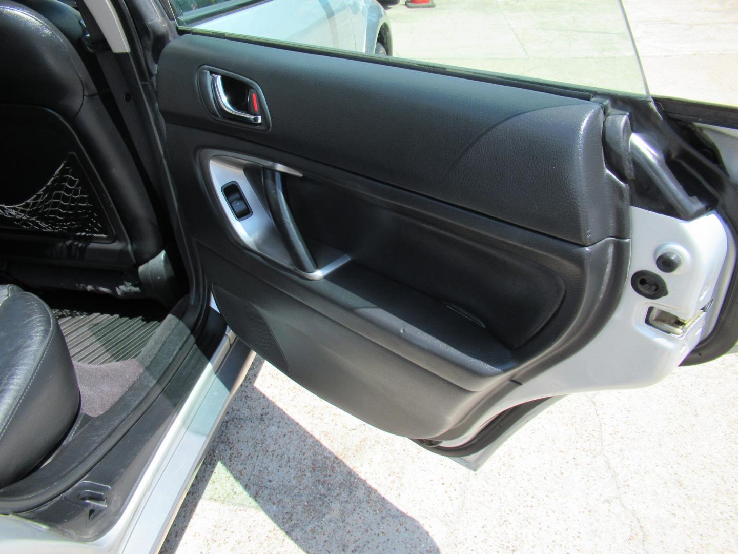 2006 Silver /Black Subaru Outback 2.5i Limited Wagon (4S4BP62C166) with an 2.5L H4 SOHC 16V engine, 4A OD transmission, located at 1511 North Shepherd Dr., Houston, TX, 77008, (281) 657-1221, 29.798361, -95.412560 - 2006 Subaru Outback 2.5I Limited 218,975 miles VIN: 4S4BP62C166358076 Vehicle Details Wagon 4 DR 2.5L H4 F SOHC 16V Gasoline All wheel drive- Photo#18