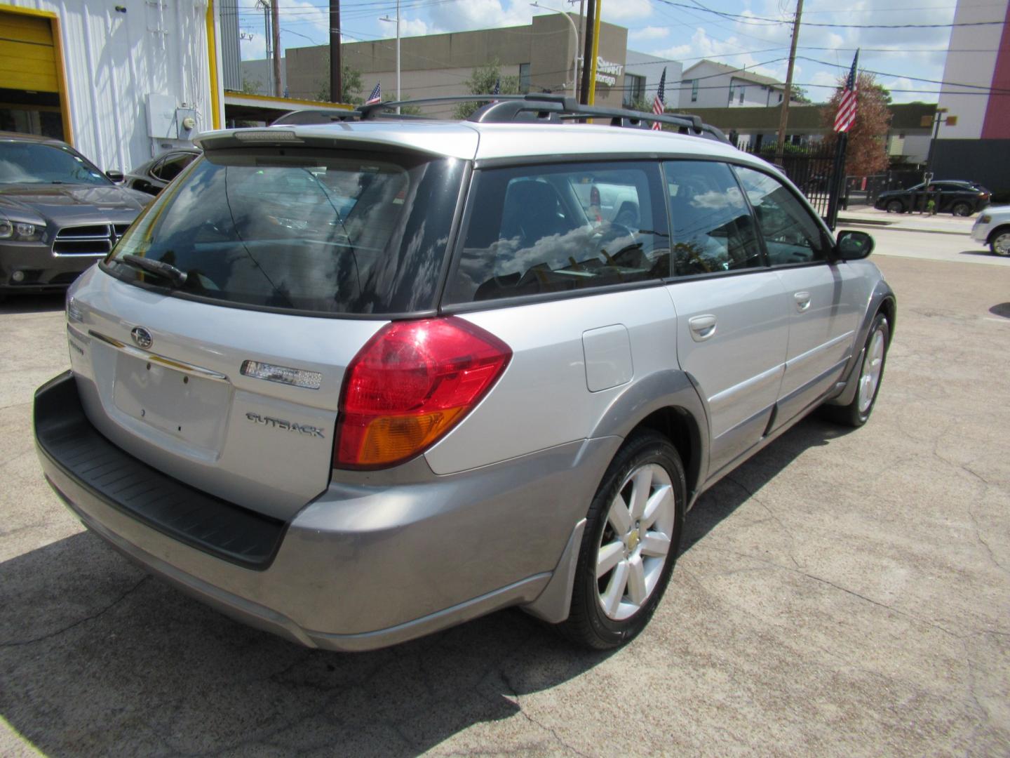 2006 Silver /Black Subaru Outback 2.5i Limited Wagon (4S4BP62C166) with an 2.5L H4 SOHC 16V engine, 4A OD transmission, located at 1511 North Shepherd Dr., Houston, TX, 77008, (281) 657-1221, 29.798361, -95.412560 - 2006 Subaru Outback 2.5I Limited 218,975 miles VIN: 4S4BP62C166358076 Vehicle Details Wagon 4 DR 2.5L H4 F SOHC 16V Gasoline All wheel drive- Photo#25