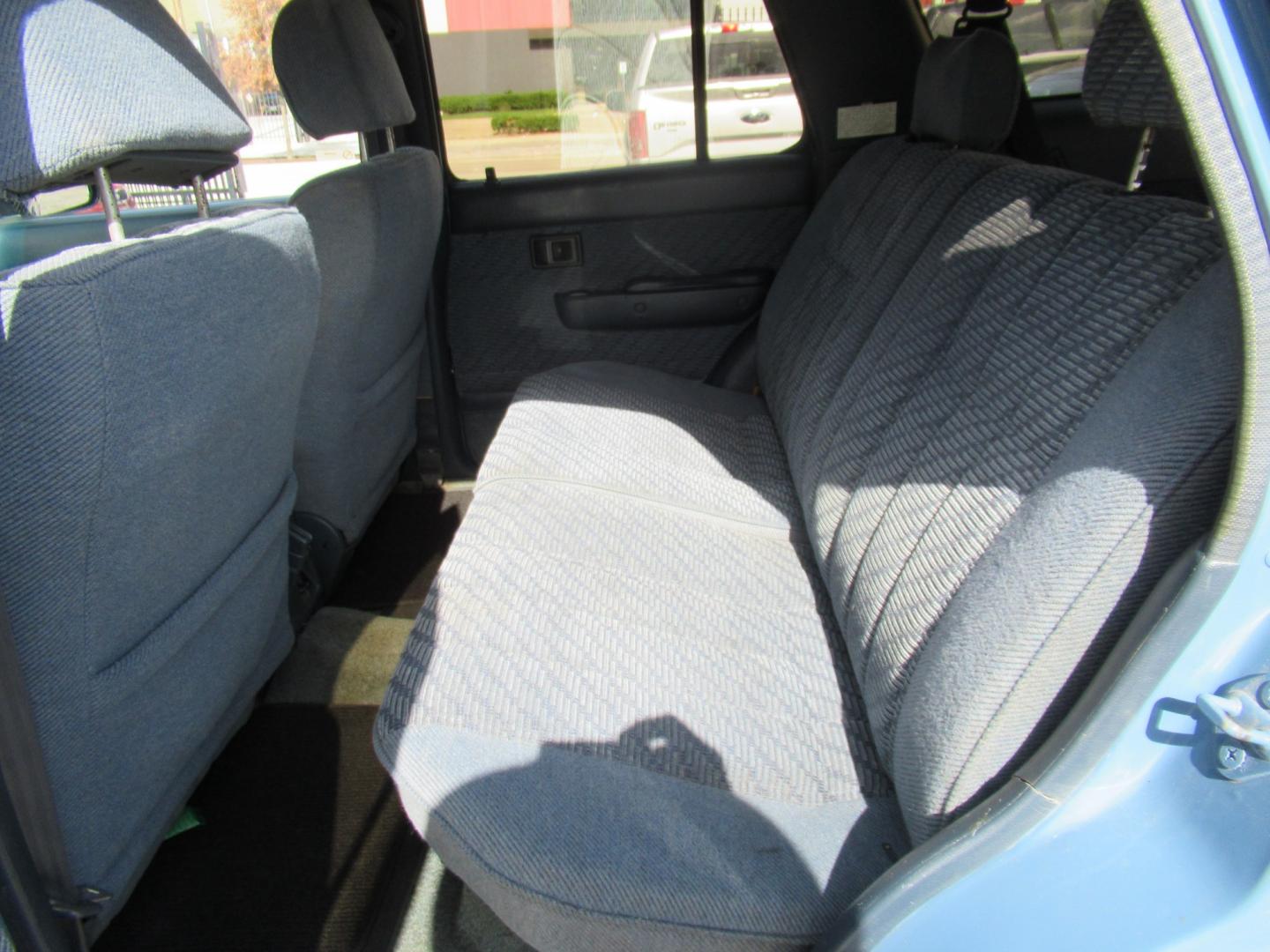 1994 BLUE /Gray Toyota 4Runner SR5 V6 4WD (JT3VN39W7R0) with an 3.0L V6 OHV 12V engine, located at 1511 North Shepherd Dr., Houston, TX, 77008, (281) 657-1221, 29.798361, -95.412560 - 1994 Toyota 4Runner SR5 V6 179,016 miles VIN: JT3VN39W7R0166274 Vehicle Details 4 Door Wagon/Sport Utility 3.0L V6 F Gasoline Rear wheel drive w/ 4X4- Photo#5